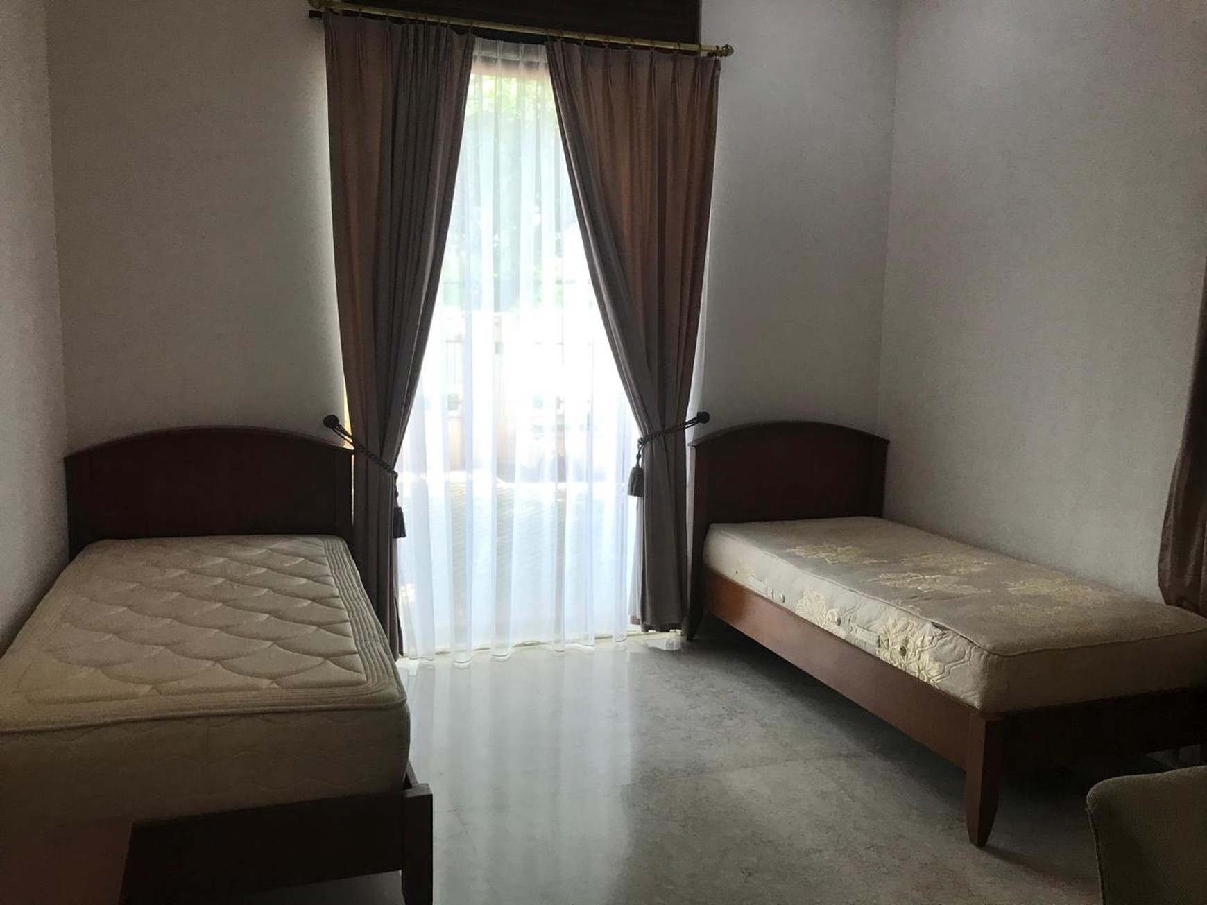 Rumah Luas Permata Hijau 