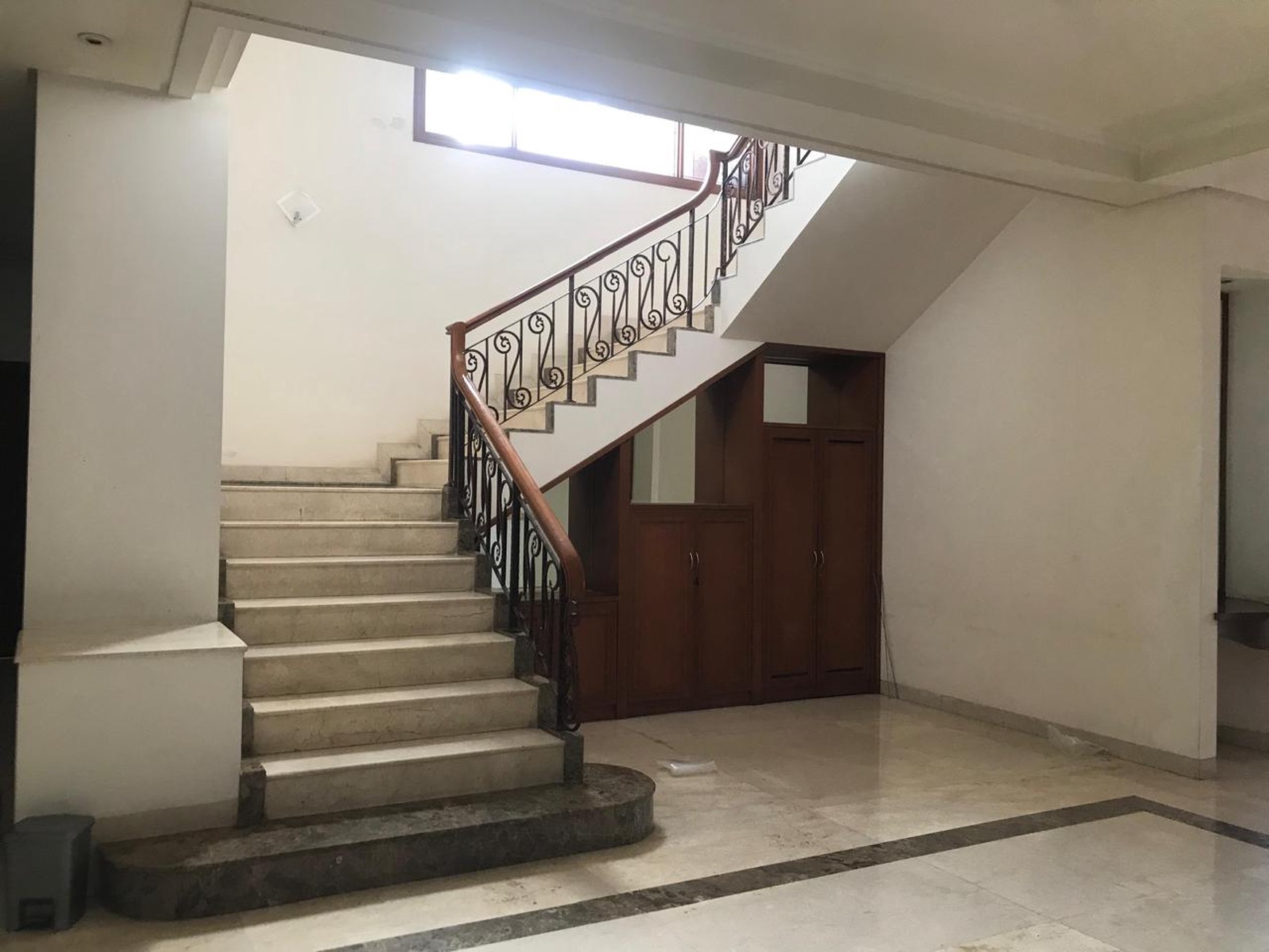 Rumah Luas Permata Hijau 