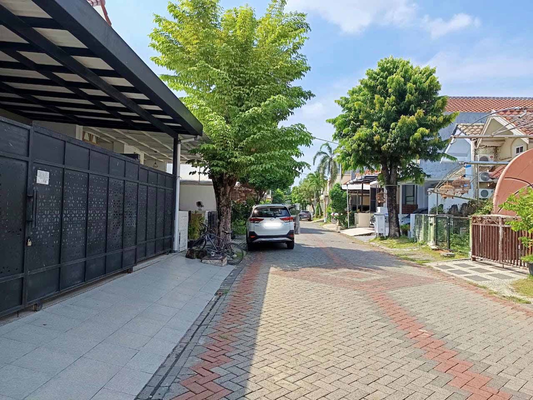 Rumah di Vila Valensia Pakuwon Indah Surabaya Barat, Minimalis, Siap Huni, Dekat Pakuwon Super Mall