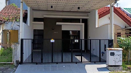 Rumah di Villa Valensia Pakuwon Indah Surabaya Barat, Minimalis, Siap Huni, Dekat Pakuwon Super Mall