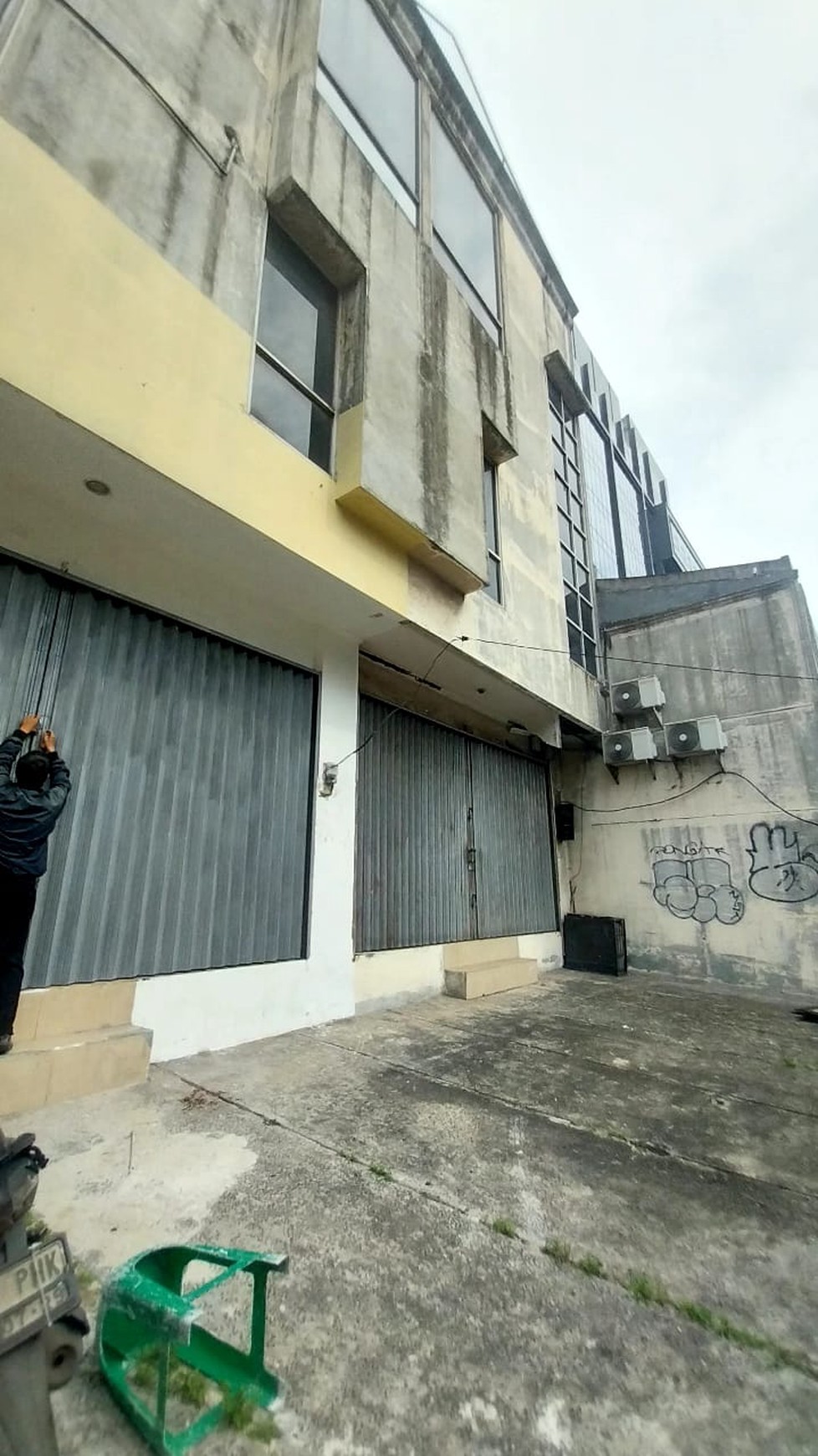 Disewakan Segera 4 Ruko Dengan Harga Kompetitif di Lokasi Strategis, Pinggir Jalan Raya, di Cikini, Menteng - Jakarta Pusat