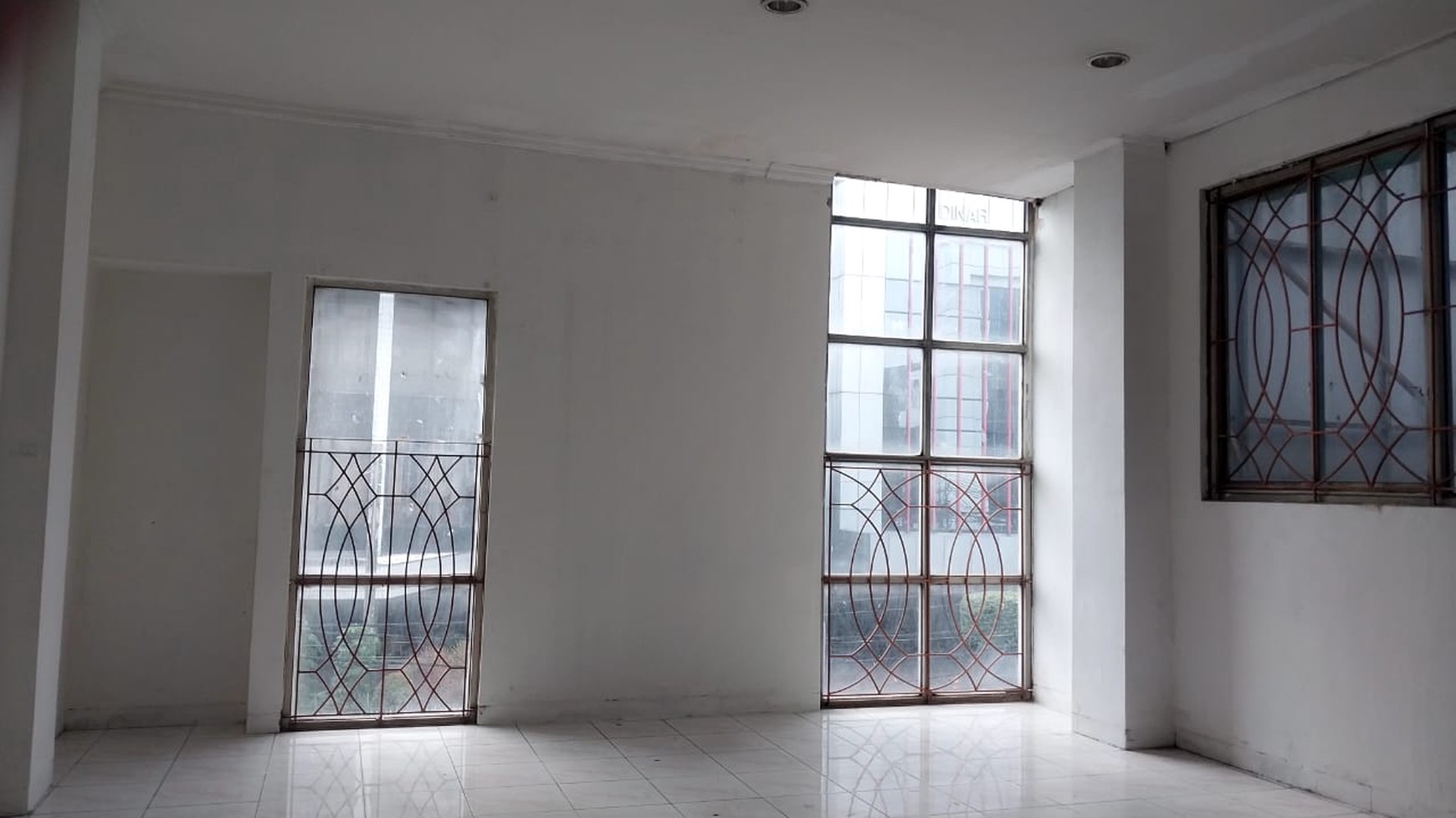 Disewakan Segera 4 Ruko Dengan Harga Kompetitif di Lokasi Strategis, Pinggir Jalan Raya, di Cikini, Menteng - Jakarta Pusat