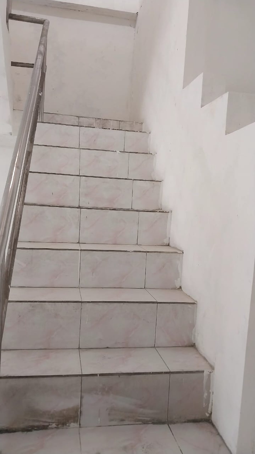 Disewakan Segera 4 Ruko Dengan Harga Kompetitif di Lokasi Strategis, Pinggir Jalan Raya, di Cikini, Menteng - Jakarta Pusat