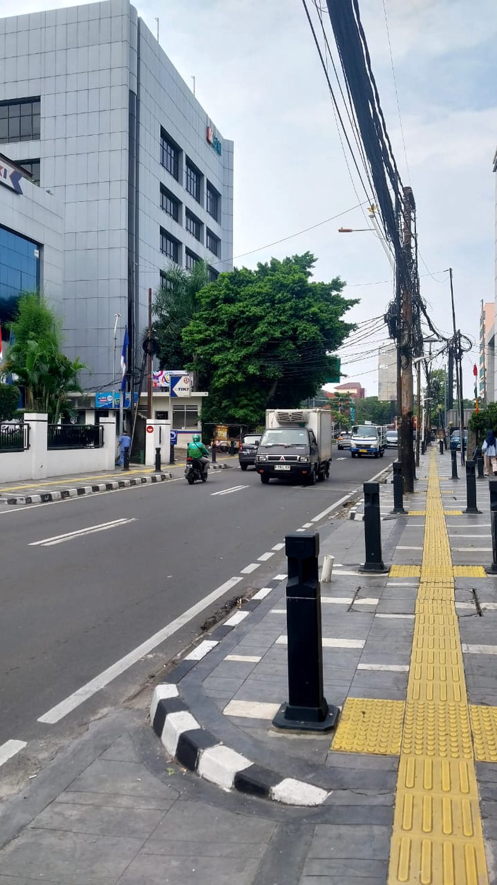 Disewakan Segera 4 Ruko Dengan Harga Kompetitif di Lokasi Strategis, Pinggir Jalan Raya, di Cikini, Menteng - Jakarta Pusat