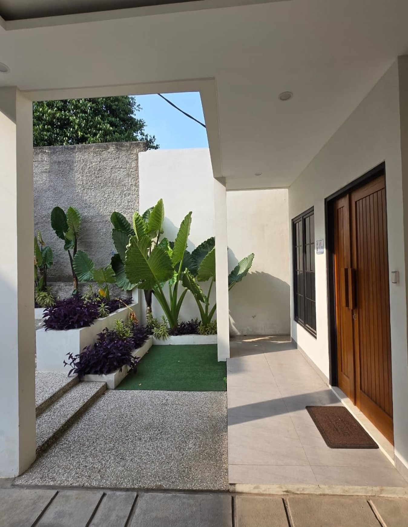 Rumah Minimalis Semi Furnished di Cinere - Dekat ke Tol