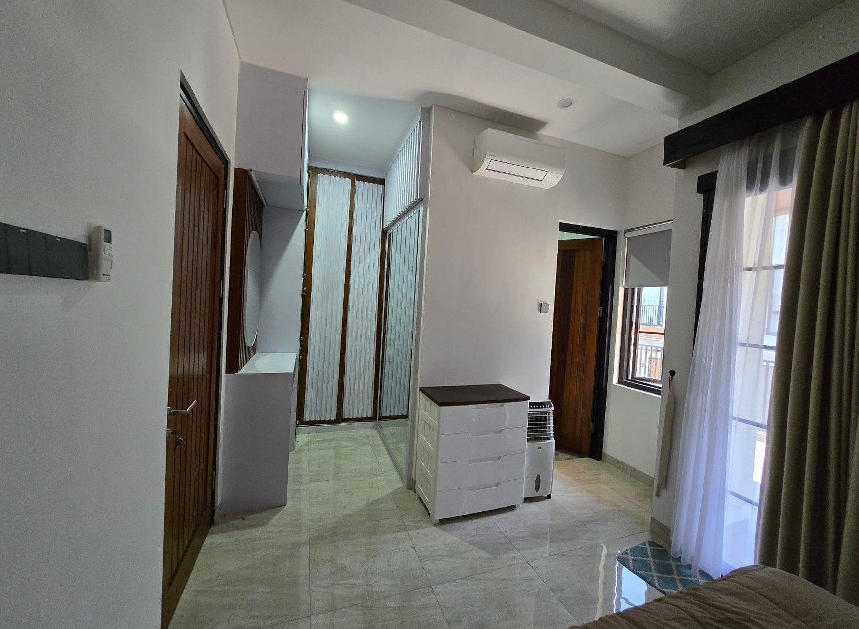 Rumah Minimalis Semi Furnished di Cinere - Dekat ke Tol