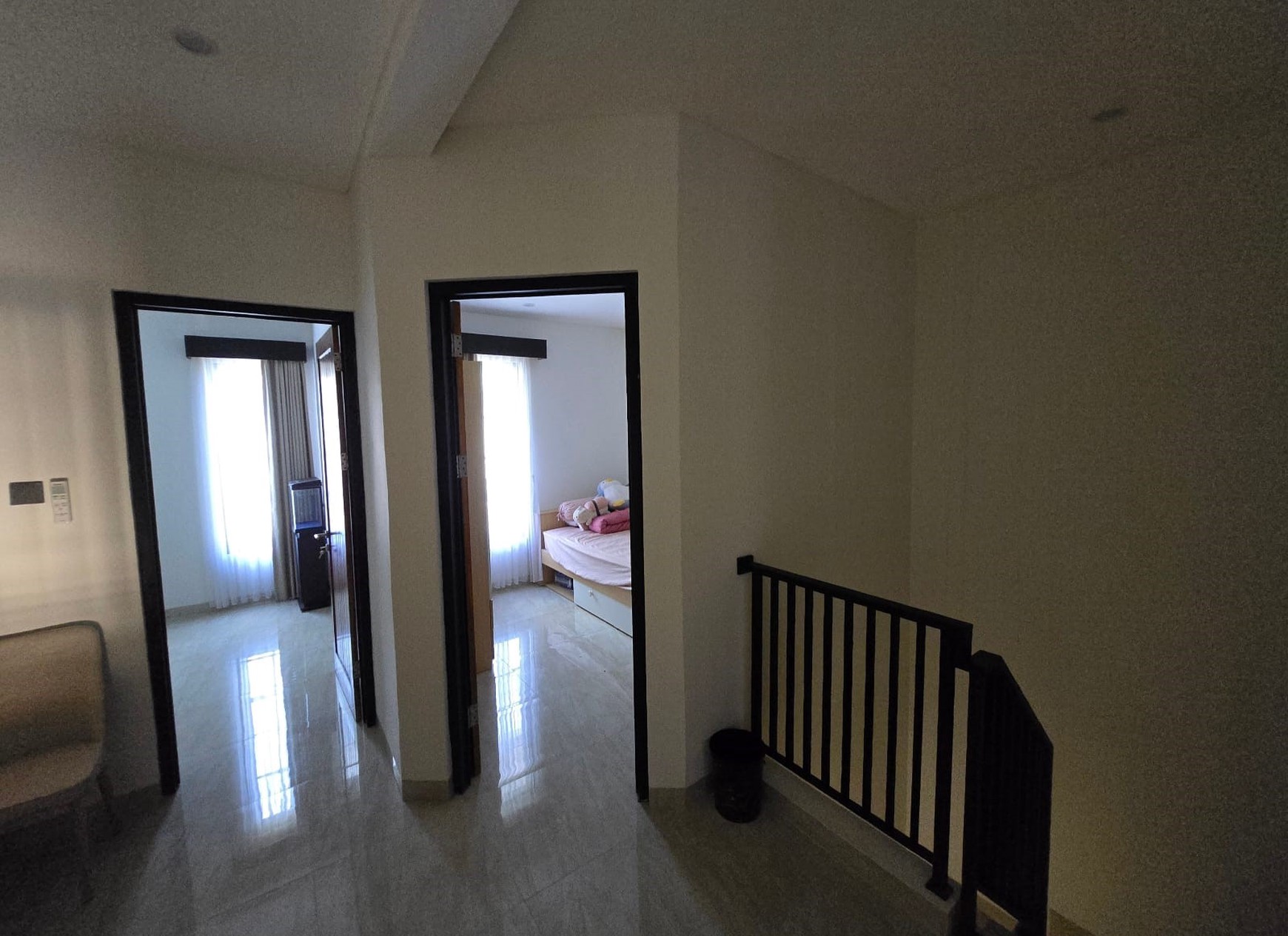 Rumah Minimalis Semi Furnished di Cinere - Dekat ke Tol