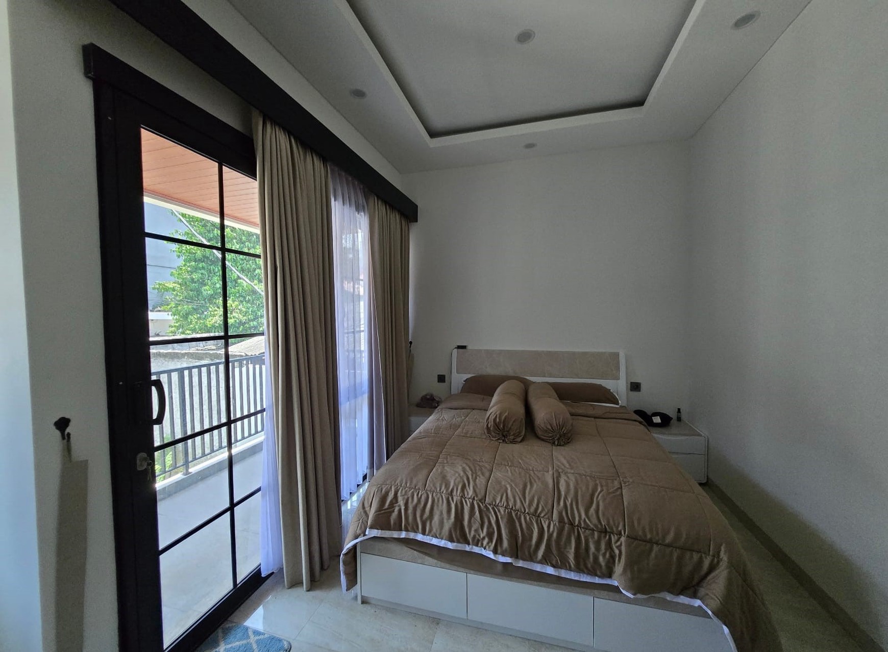 Rumah Minimalis Semi Furnished di Cinere - Dekat ke Tol