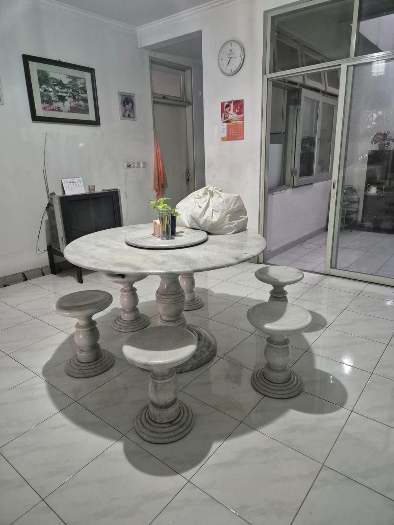 Dijual rumah terawat dalam komplek di Joglo