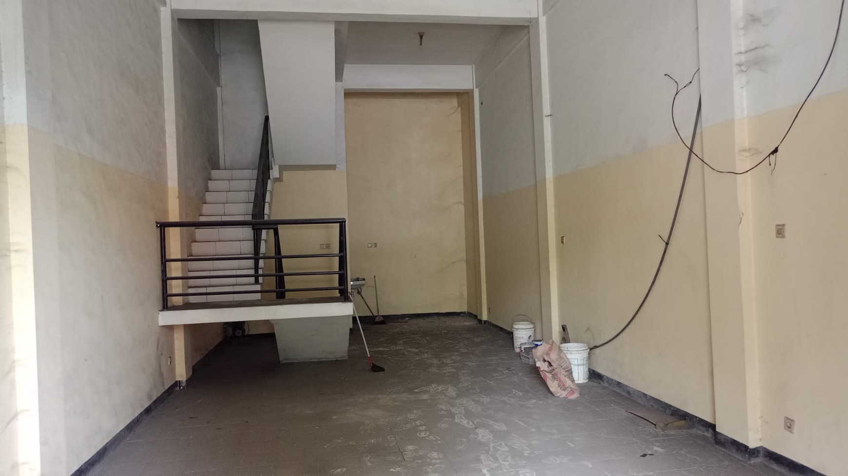 Disewakan ruko strategis cocok untuk usaha atau kantor Surabaya Pusat dekat PGS