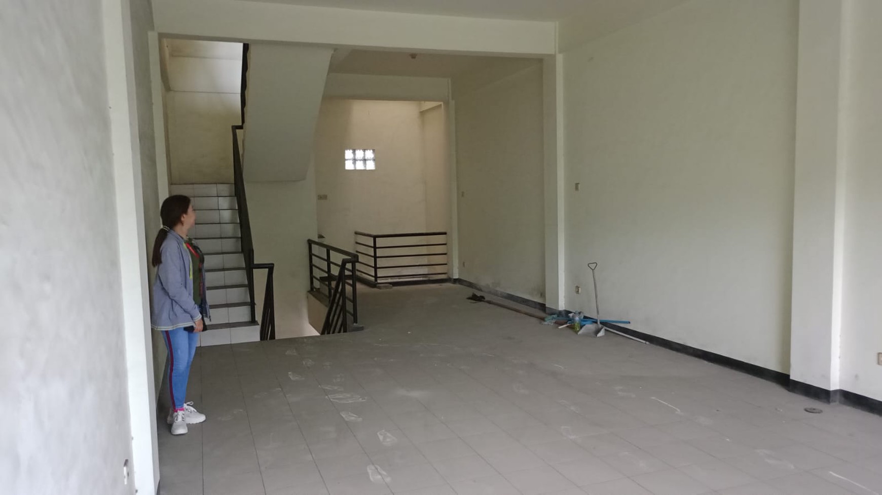 Disewakan ruko strategis cocok untuk usaha atau kantor Surabaya Pusat dekat PGS