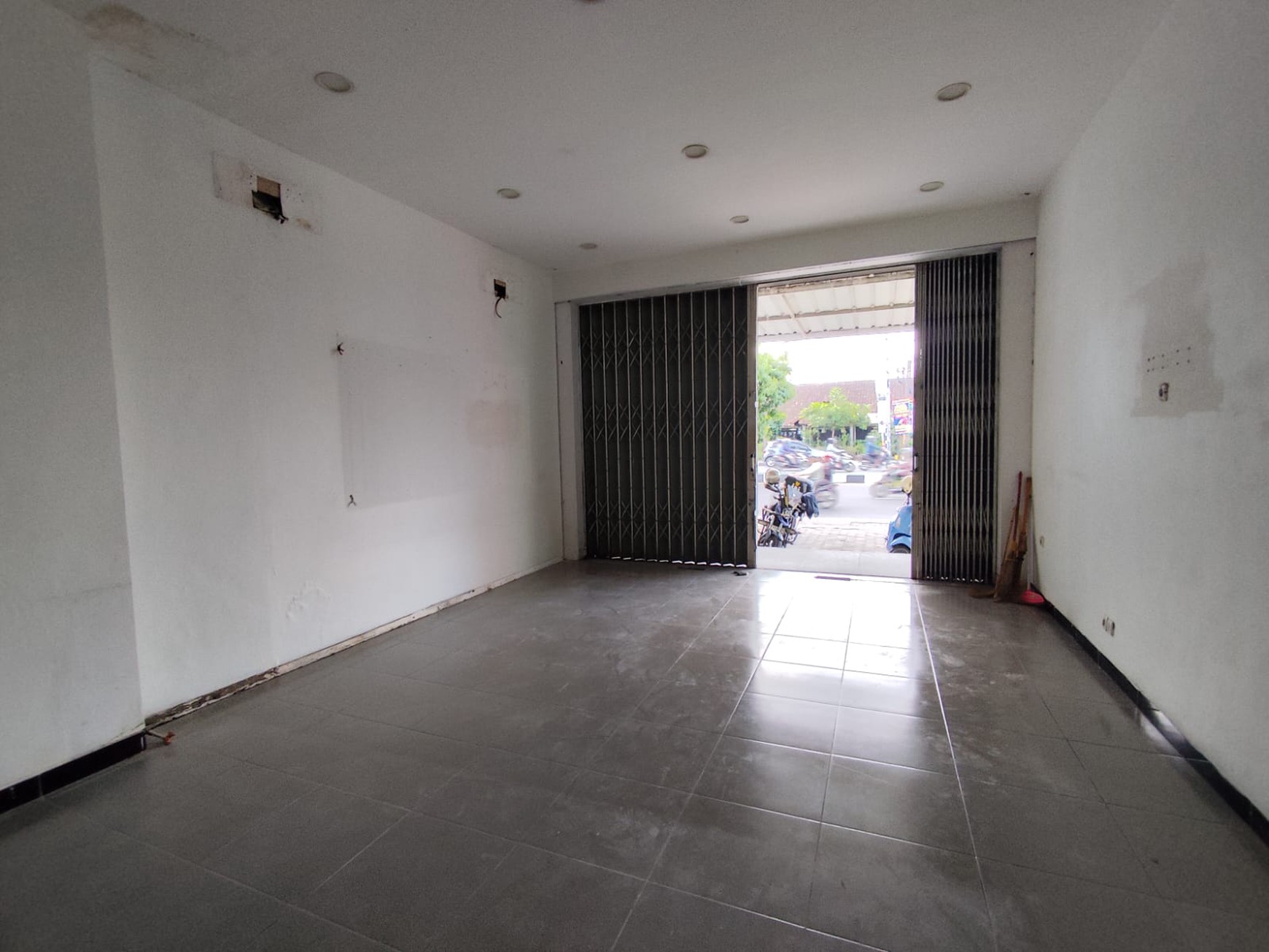 Ruko 4 Lantai Strategis Di Jalan Laksda Adisucipto Dekat Ambarukmo Plaza Caturtunggal Depok Sleman