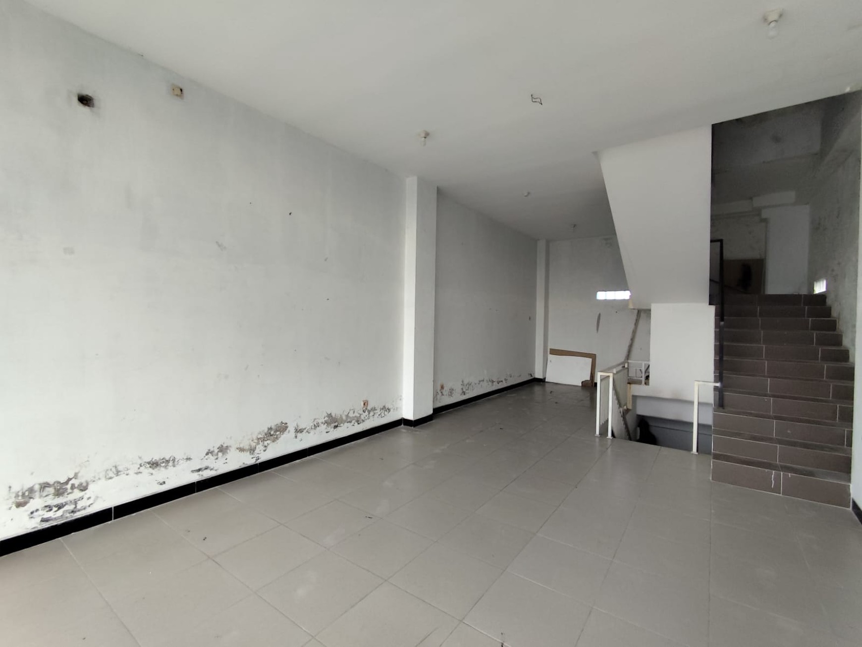 Ruko 4 Lantai Strategis Di Jalan Laksda Adisucipto Dekat Ambarukmo Plaza Caturtunggal Depok Sleman