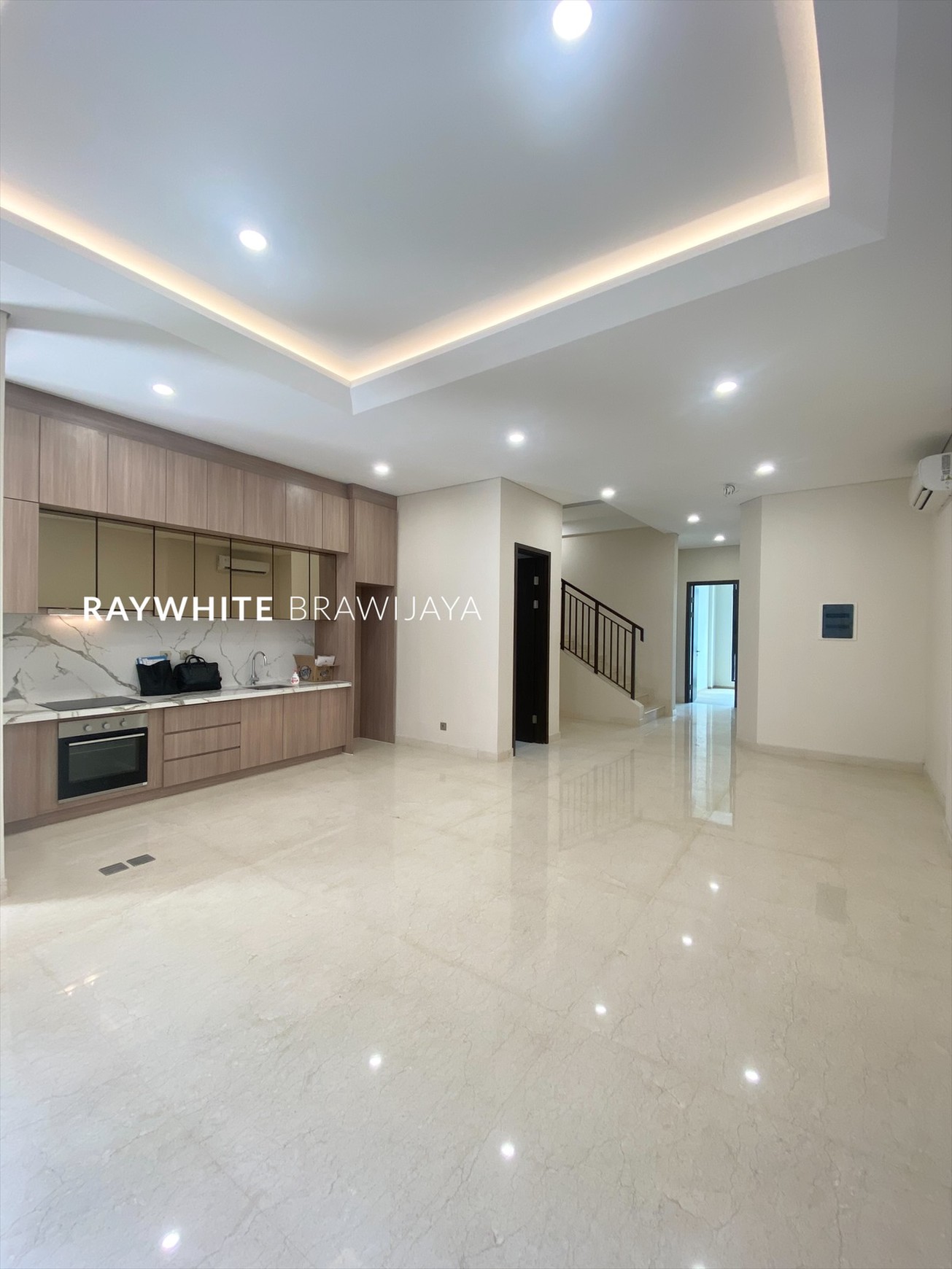 Brand New Townhouse Pondok Indah Lingkungan Tenang