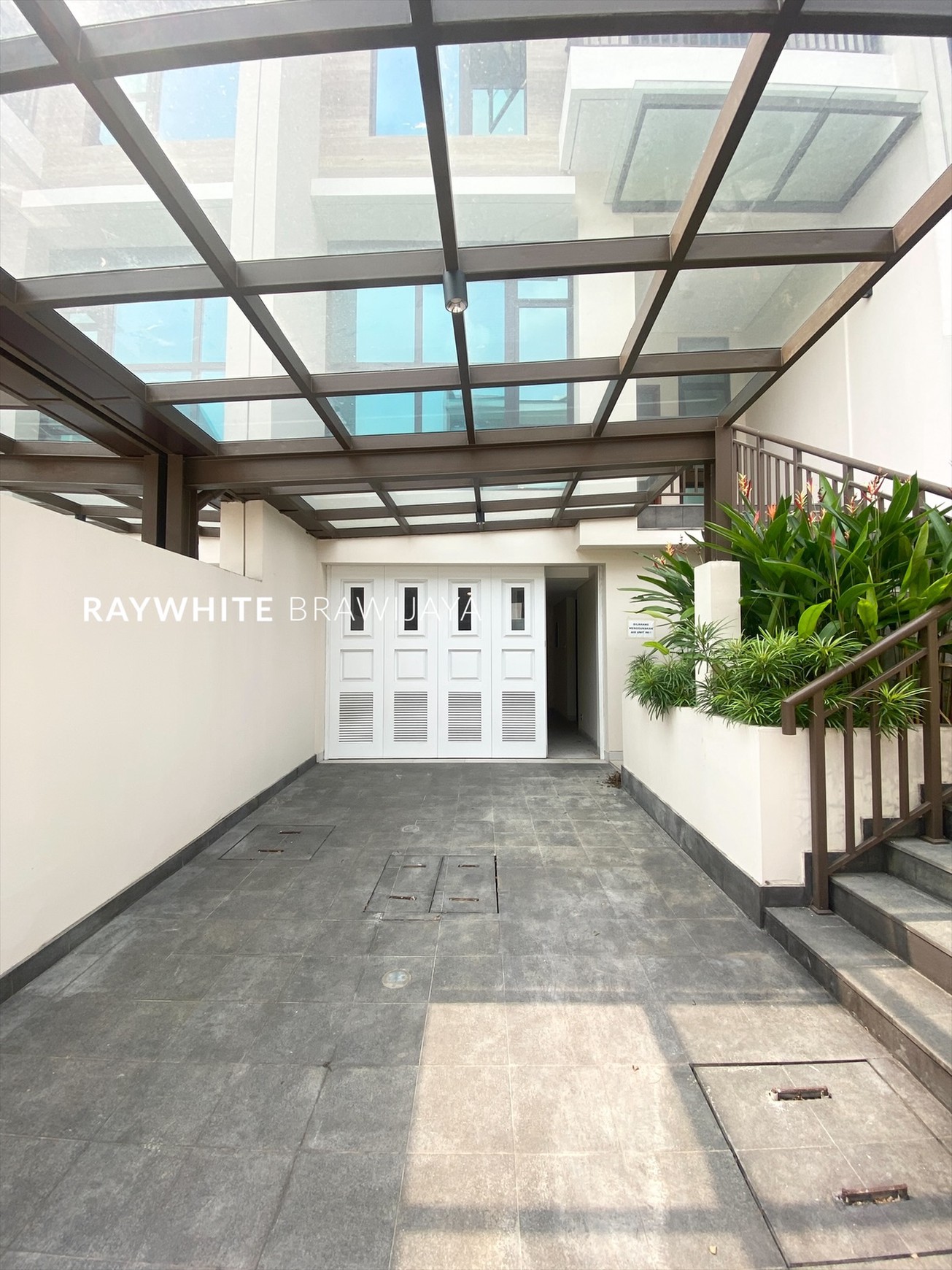 Brand New Townhouse Pondok Indah Lingkungan Tenang