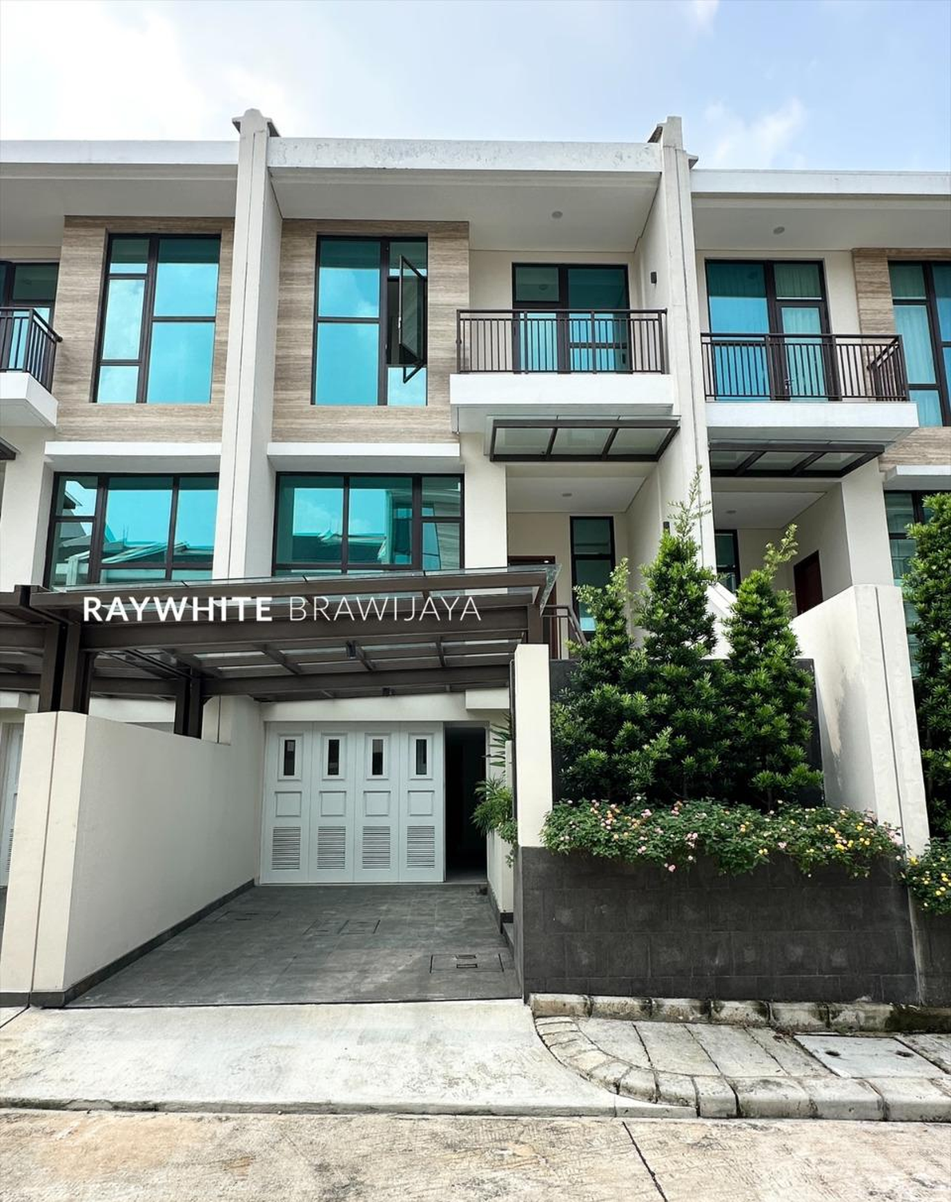 Brand New Townhouse Pondok Indah Lingkungan Tenang