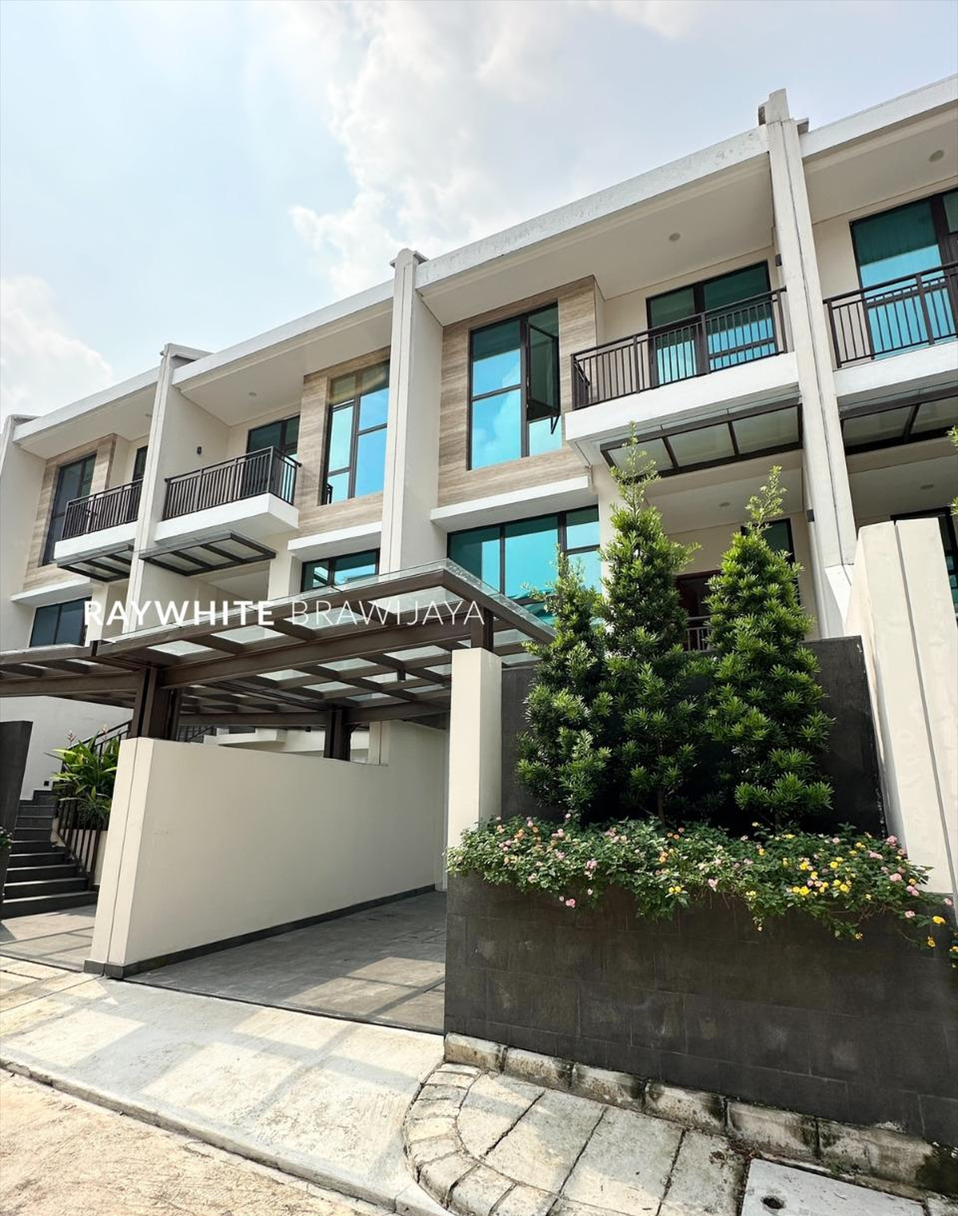 Brand New Townhouse Pondok Indah Lingkungan Tenang