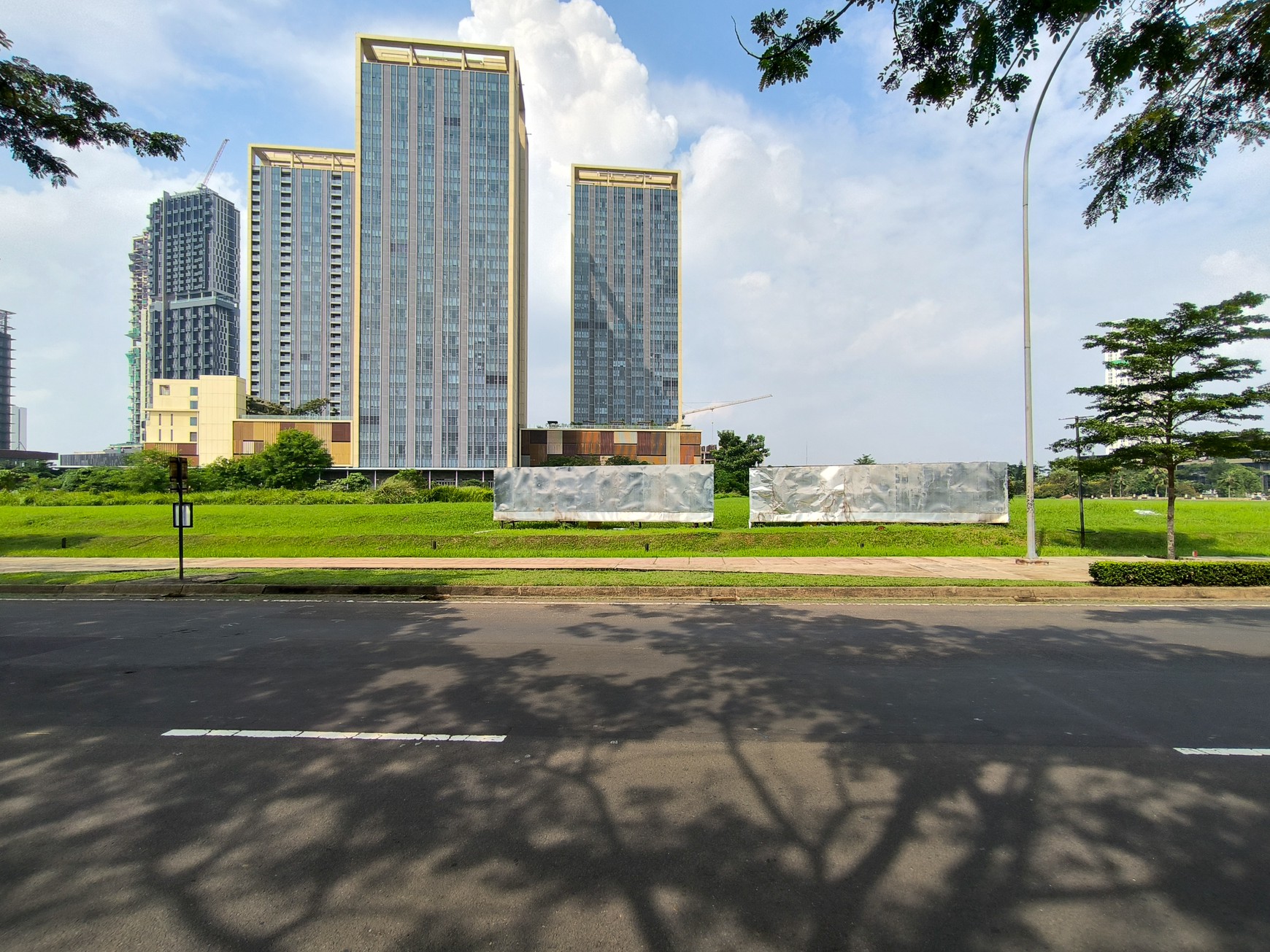 Dijual Kavling Komersial Seluas 2,4 Ha Di Pinggir Jalan Utama BSD