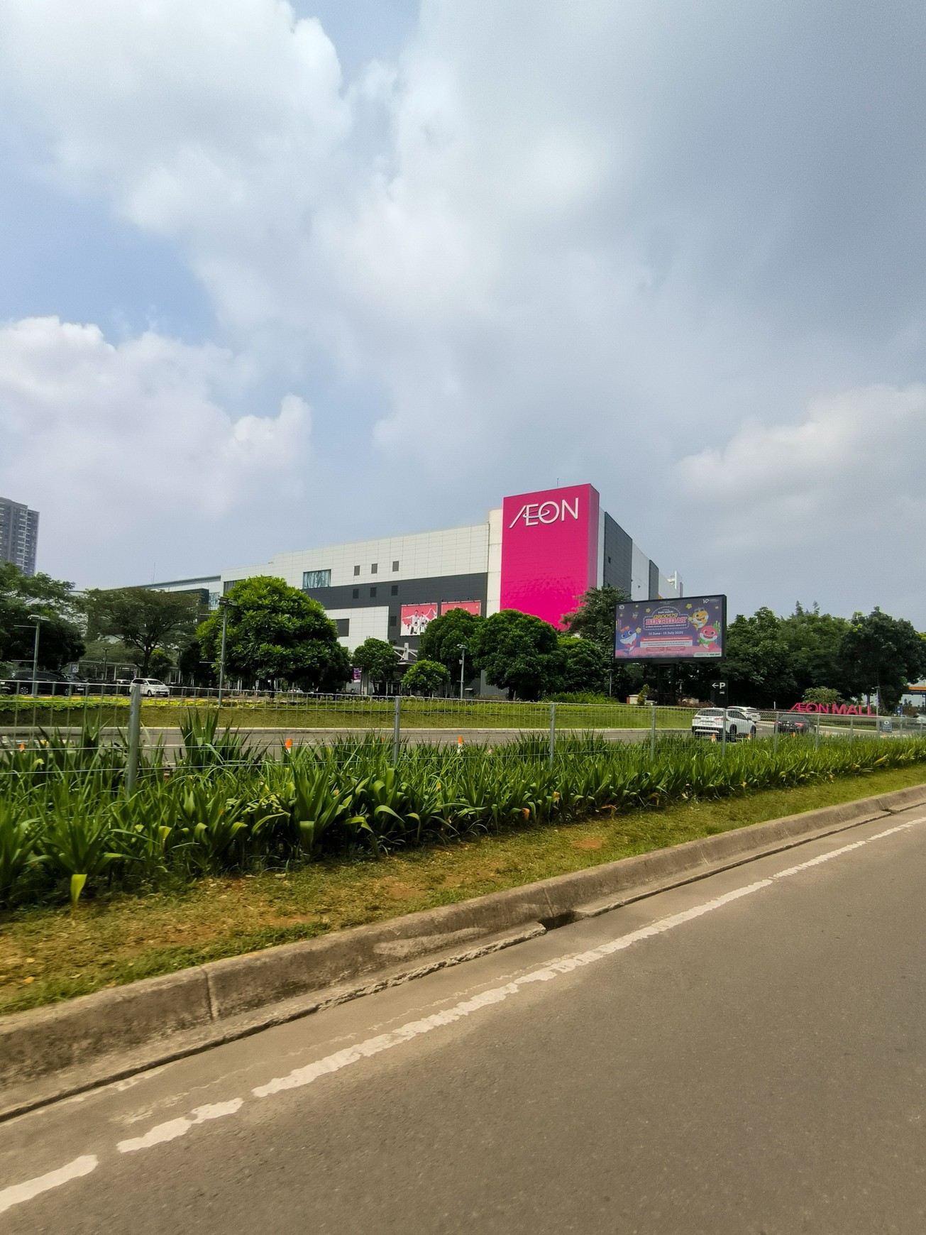 Dijual Kavling Komersial Seluas 2,4 Ha Di Pinggir Jalan Utama BSD