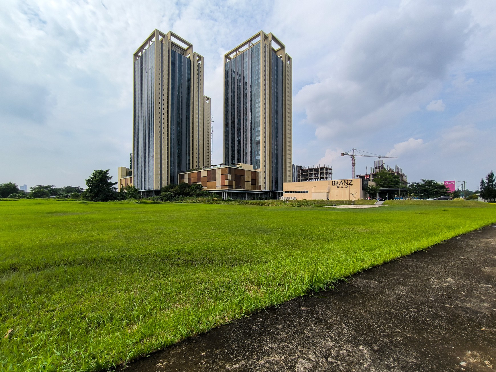 Dijual Kavling Komersial Seluas 2,4 Ha Di Pinggir Jalan Utama BSD