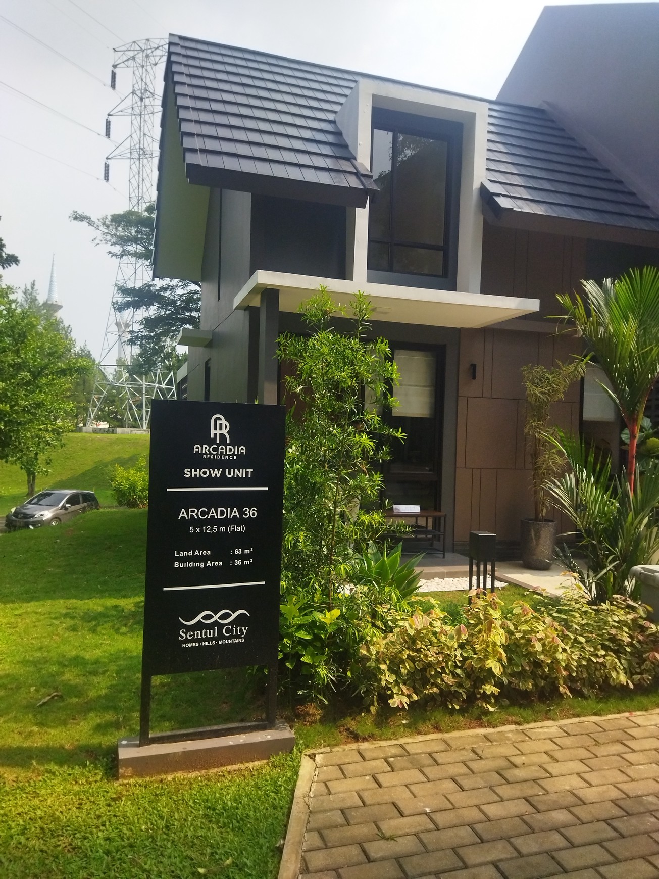 Brand New Rumah Style Modern Dgn Plafon Tinggi Di Sentul City Bogor