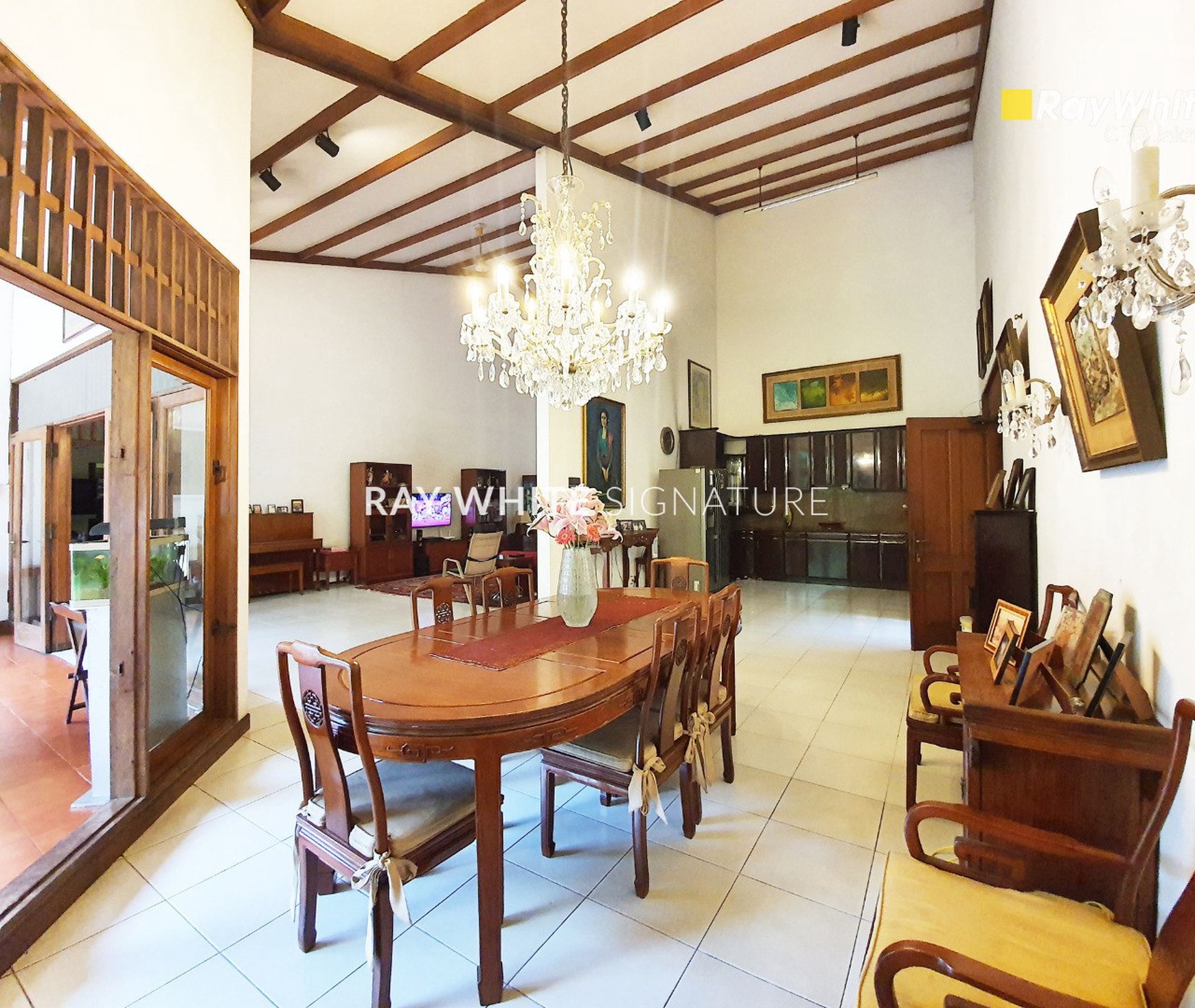 Jual Rumah Mewah di Bangka VIII Area Tenang dan Nyaman