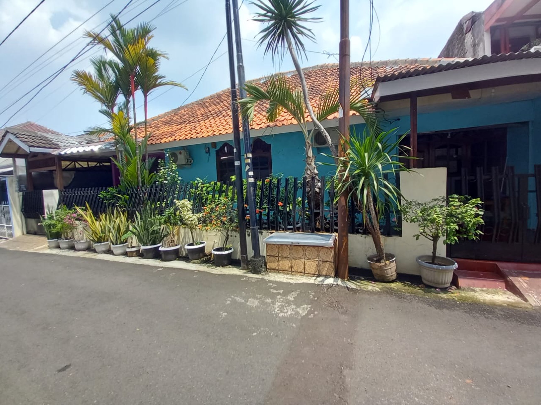 JUAL CEPAT RUMAH LOKASI STRATEGIS TERJANGKAU ULUJAMI JAKARTA SELATAN 2.7m (NEGO)