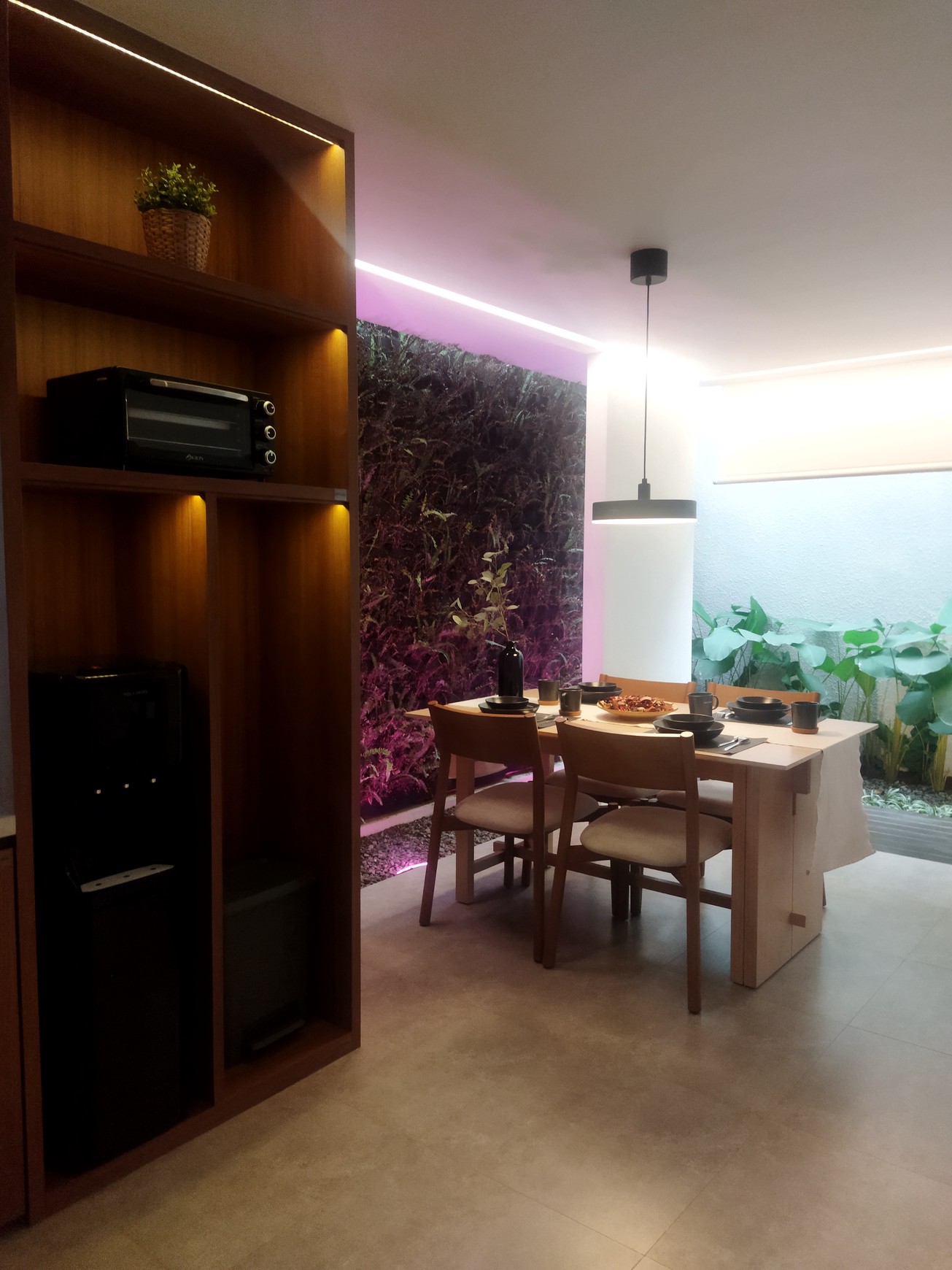 Rumah Resort Unik Dengan Taman Dalam Di Atang Sanjaya Bogor
