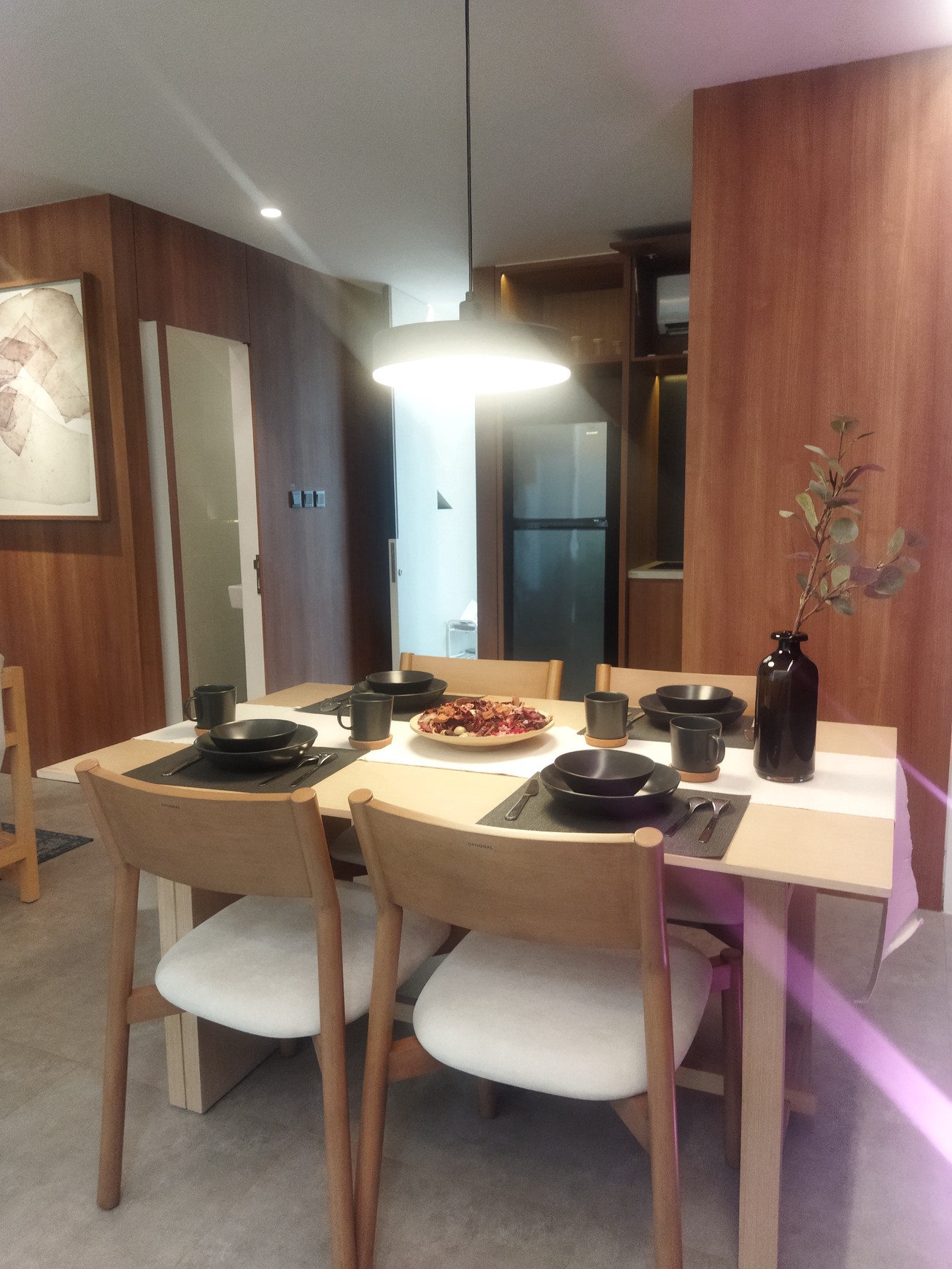 Rumah Resort Unik Dengan Taman Dalam Di Atang Sanjaya Bogor