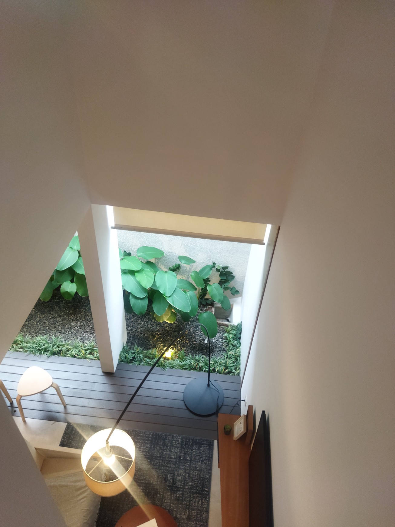 Rumah Resort Unik Dengan Taman Dalam Di Atang Sanjaya Bogor