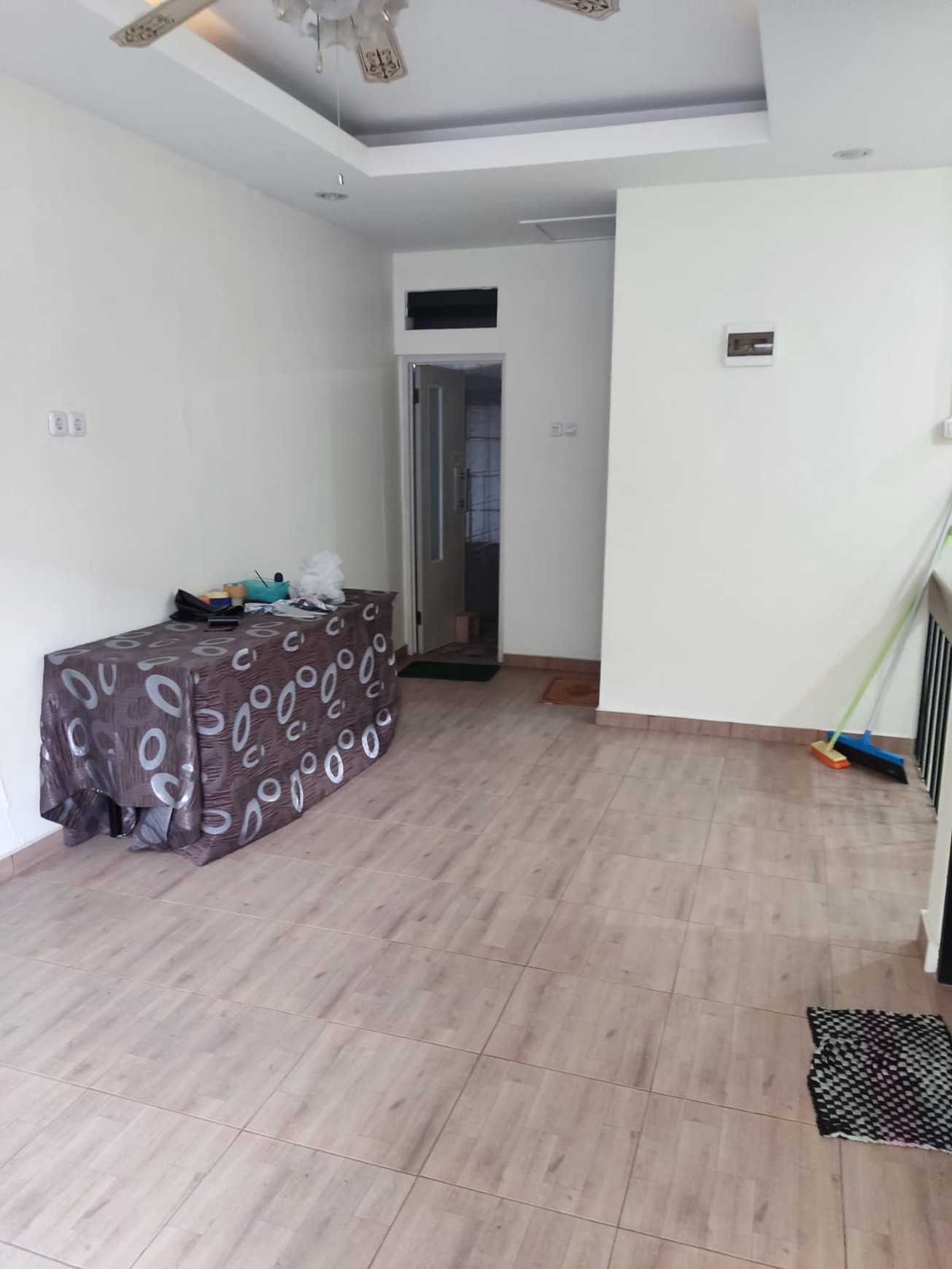 Rumah 3 bedrooms Kelapa Gading Disewakan
