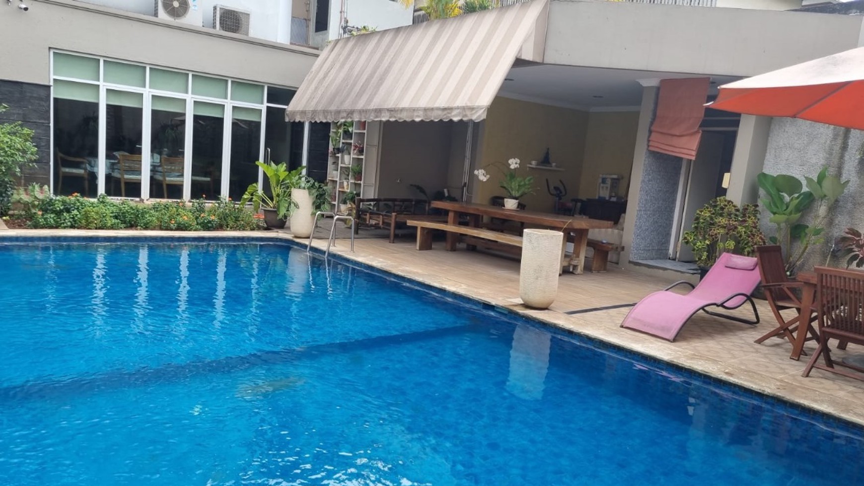 Rumah Bagus Bebas Banjir 2 Lantai Ada Swimming Pool di Jalan Bangka Mampang Prapatan Jakarta Selatan