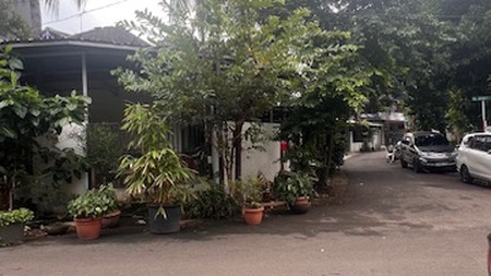 Dijual Rumah Tua di Hoek dekat MRT Blok M Plaza