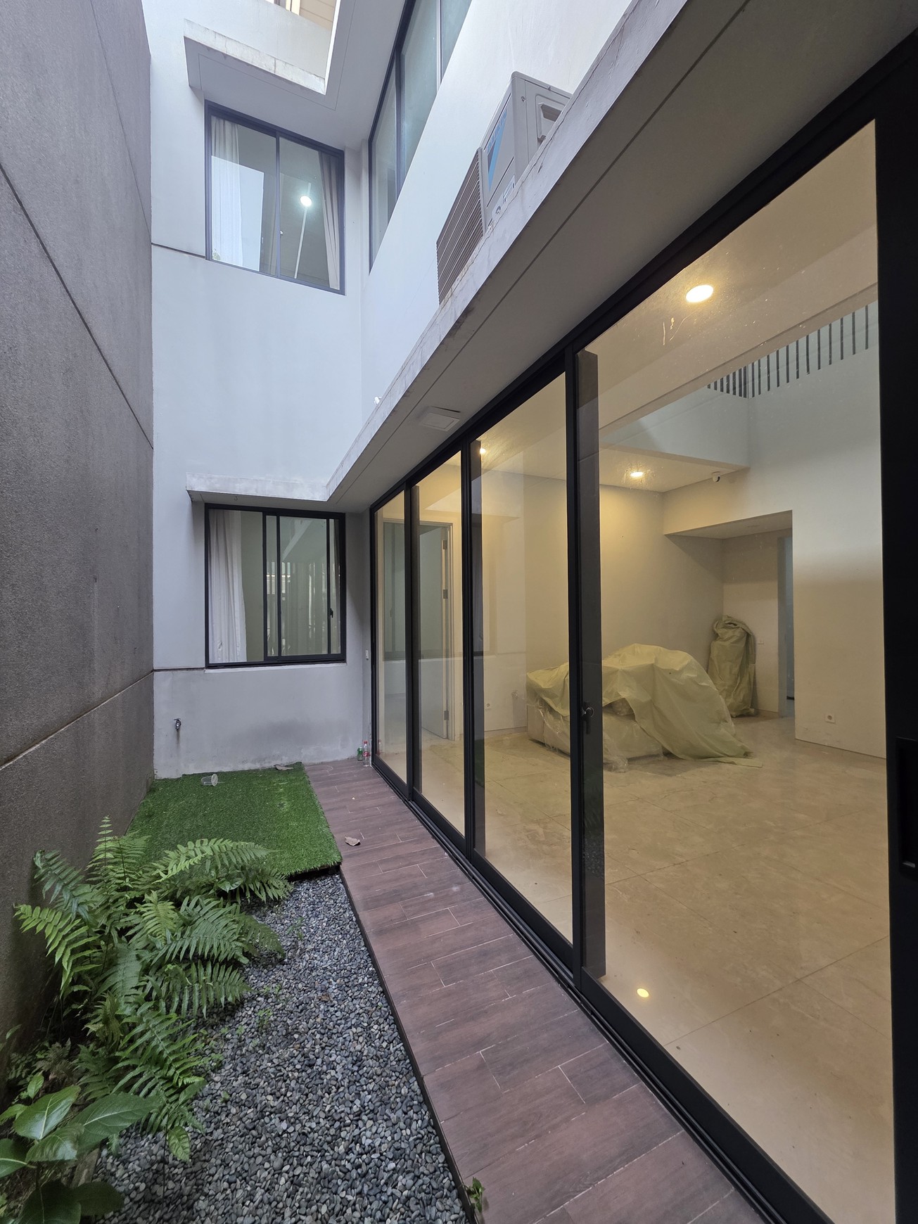 Rumah Bagus Siap Huni Asri di Discovery Amore, Bintaro Jaya, Sektor 9