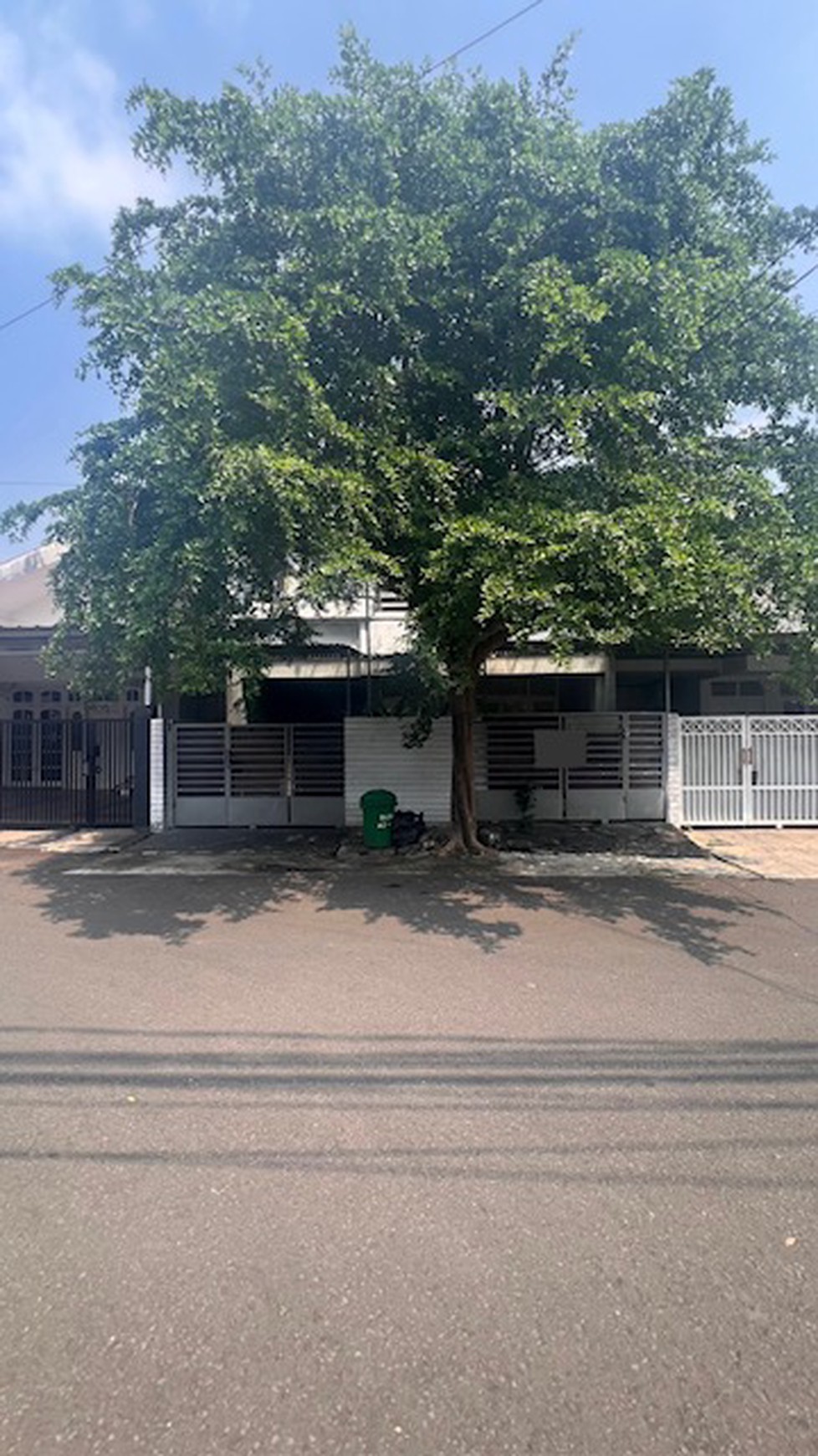 Dijual Rumah dalam kompleks Taman Bona Indah