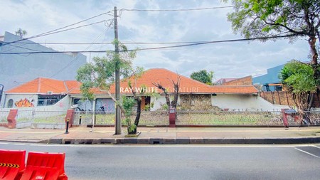 Dijual Rumah Tua Cocok Untuk Bisnis di Jl Jatiwaringin Raya