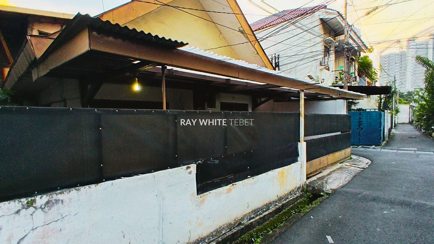 Rumah Hook Hitung Tanah di Tebet Dalam - SHM, Lokasi Strategis