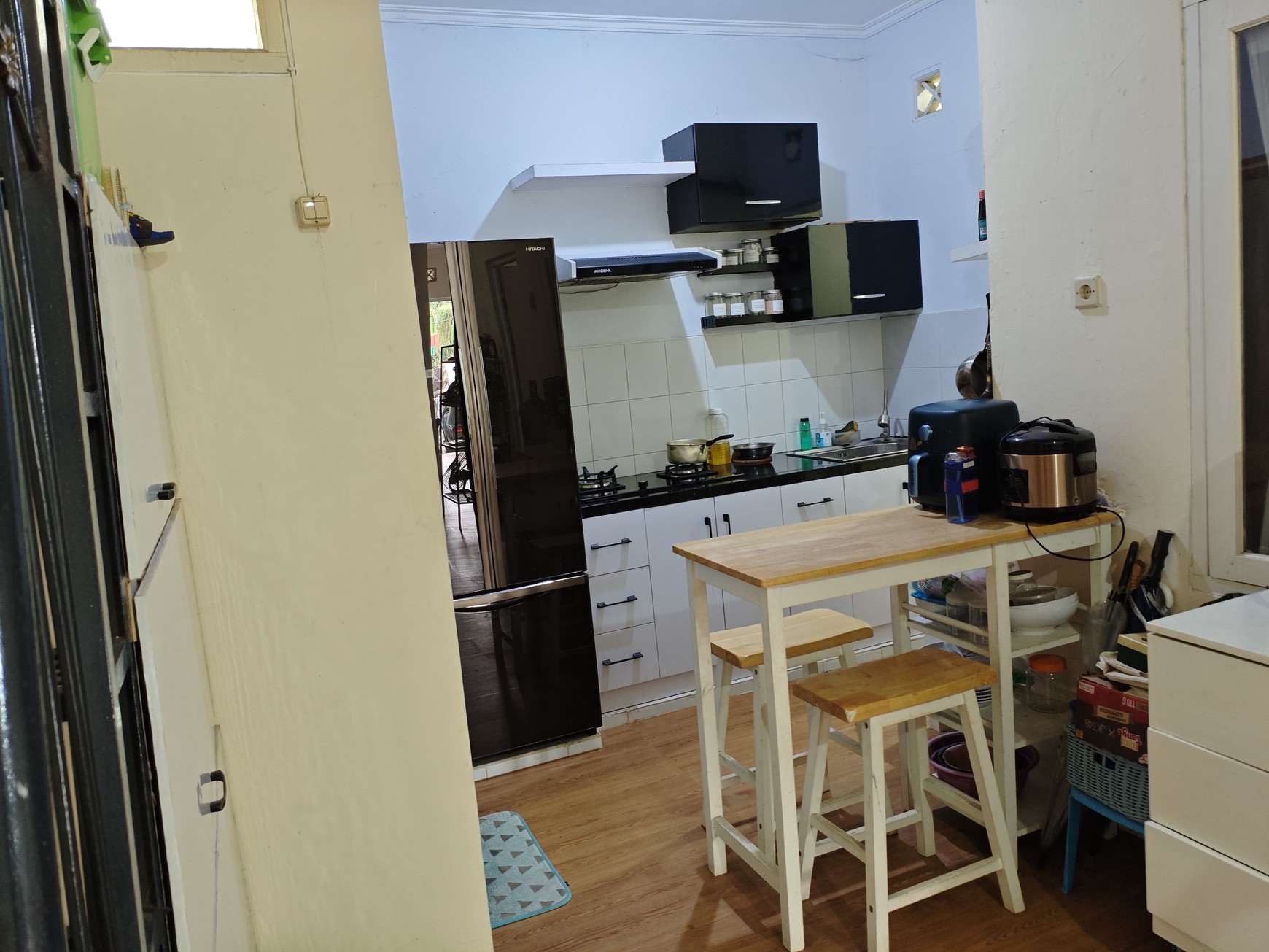 Rumah 2Lantai Furnished Dikomplek Villa Inti Persada Pamulang.