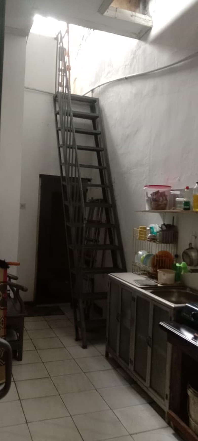 Dijual Rumah Pinggir jalan utama,dekat masjid di Bintaro Jaya sektor 1