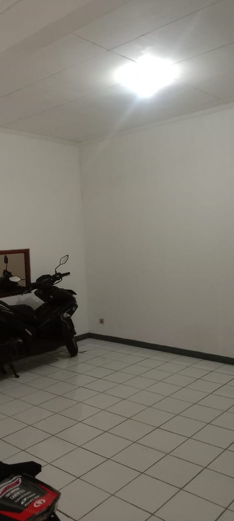 Dijual Rumah Pinggir jalan utama,dekat masjid di Bintaro Jaya sektor 1