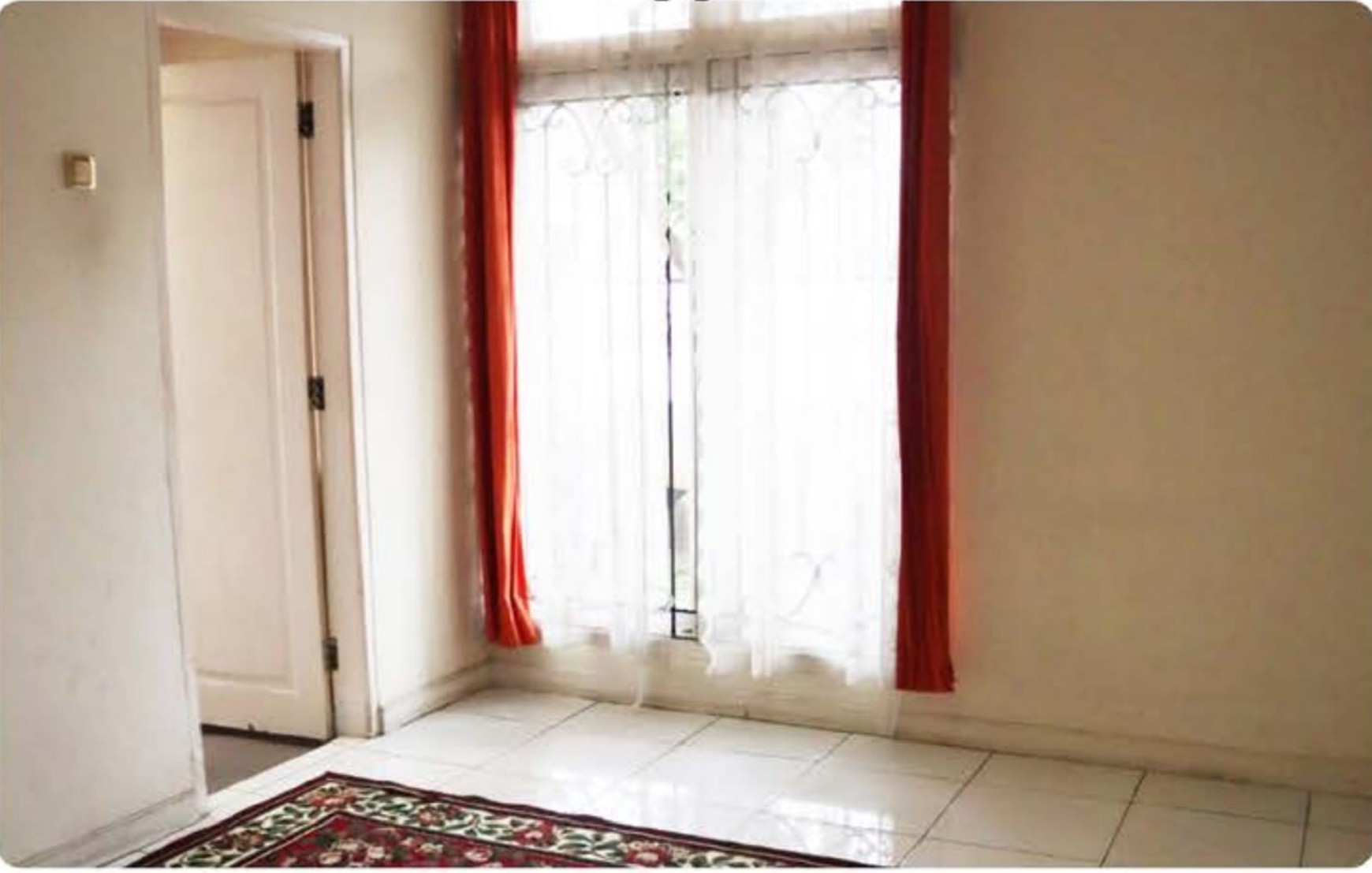 Dijual Rumah Area Bintaro Komplek Perdagangan Jakarta Selatan, Rapih Terawat 