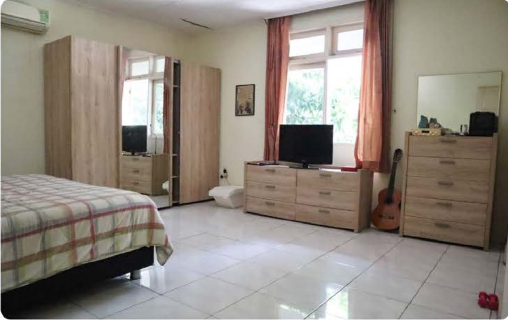 Dijual Rumah Area Bintaro Komplek Perdagangan Jakarta Selatan, Rapih Terawat 