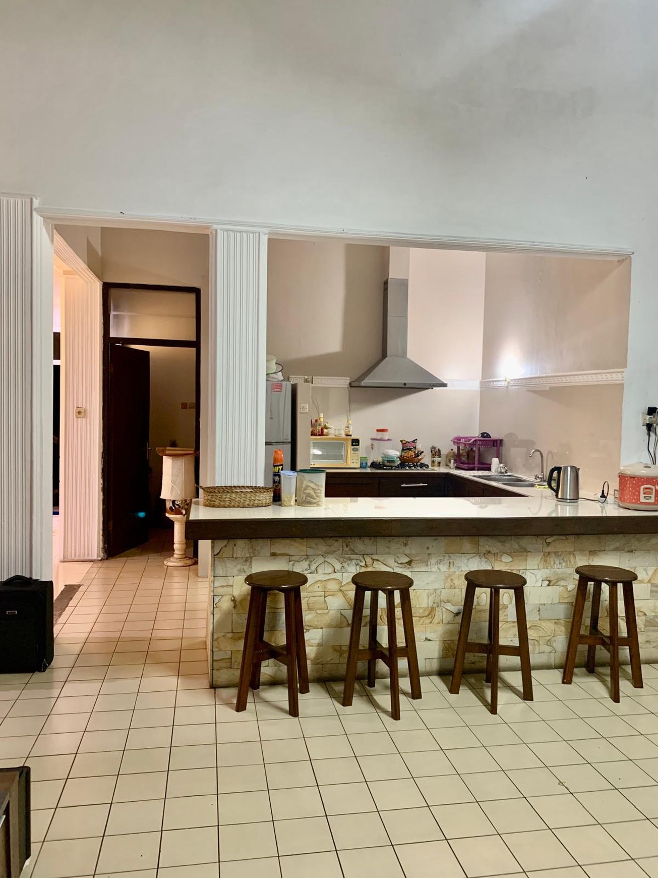 Rumah Villa Asri & Siap Huni di Prigen - Taman Luas, View Cantik, Hadap Akarsana cafe