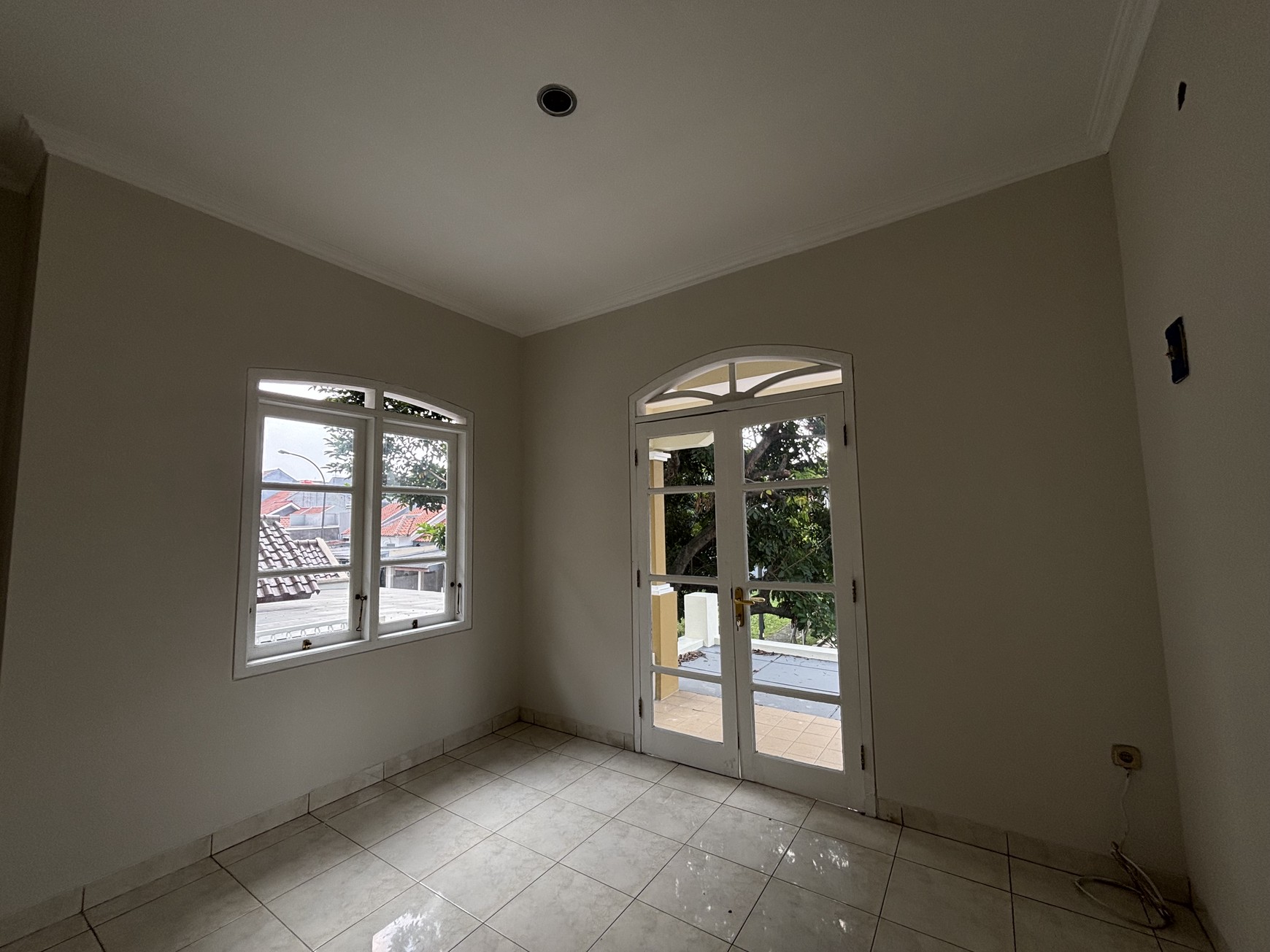 Best Deal Rumah  Siap Huni Full Renovasi di Kota Wisata Cibubur