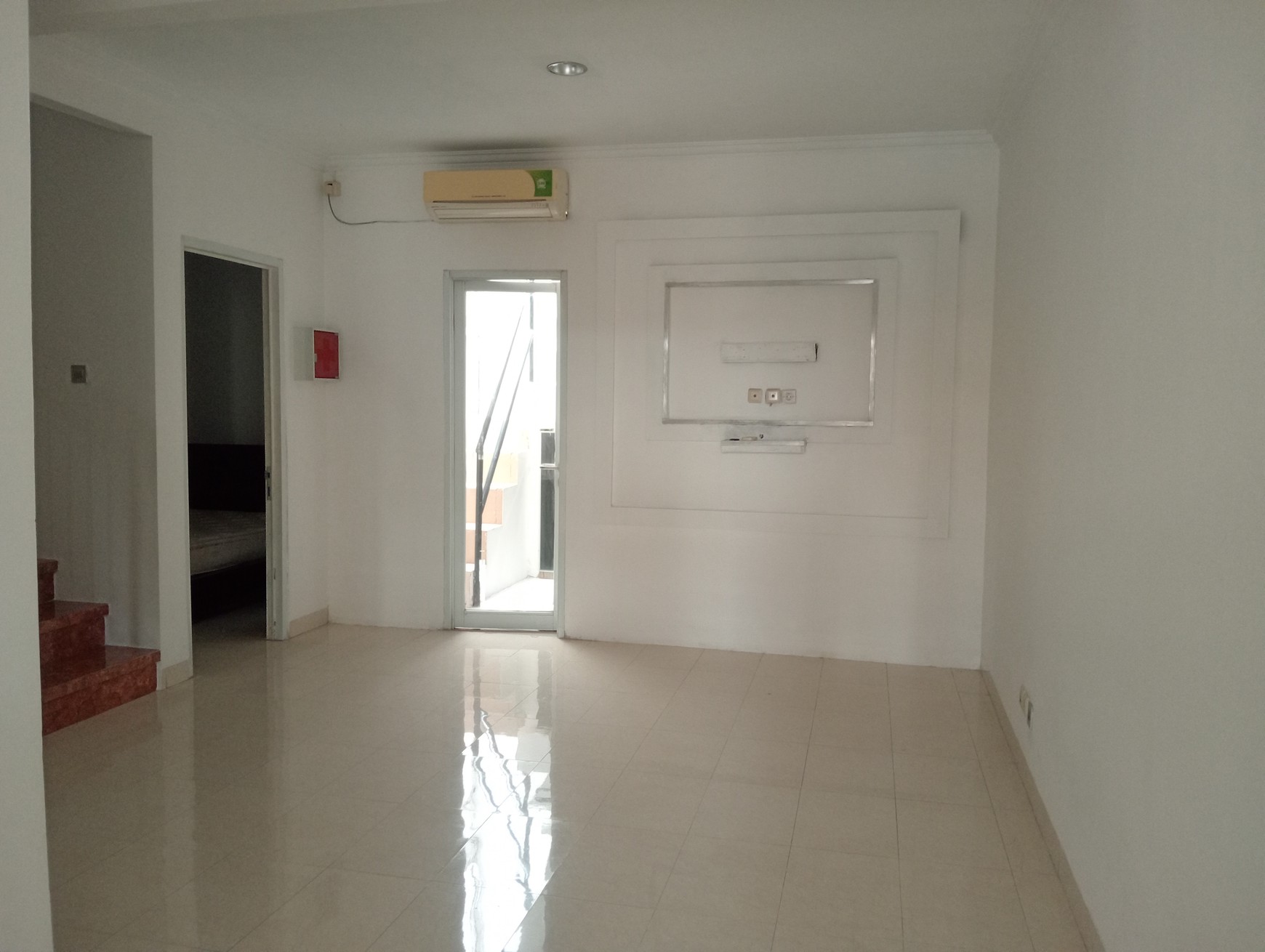 Raffles Hills, Siap Huni, Bebas Banjir, Strategis, Bisa KPR