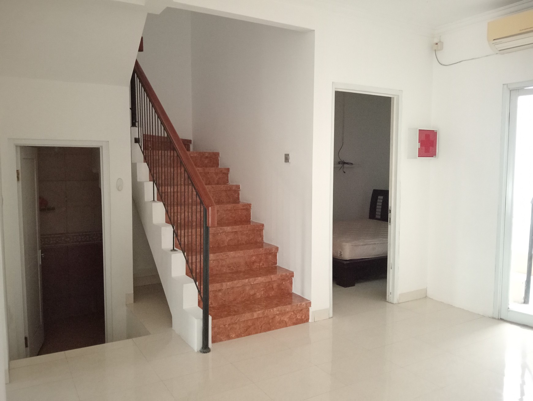 Raffles Hills, Siap Huni, Bebas Banjir, Strategis, Bisa KPR