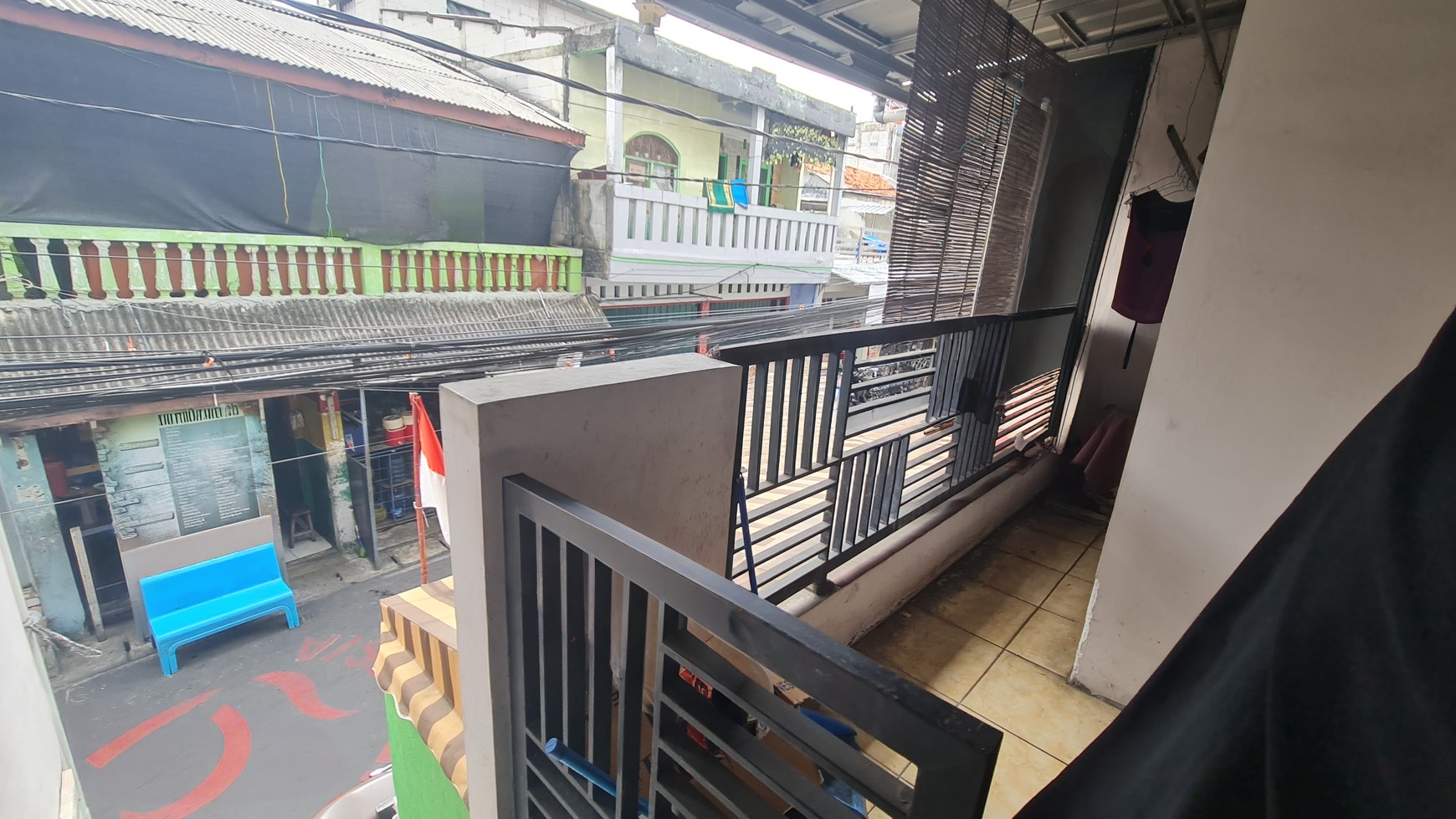 Rumah untuk usaha dan kosan 2 Lantai pemasukan bisa sampai 100 juta / thn