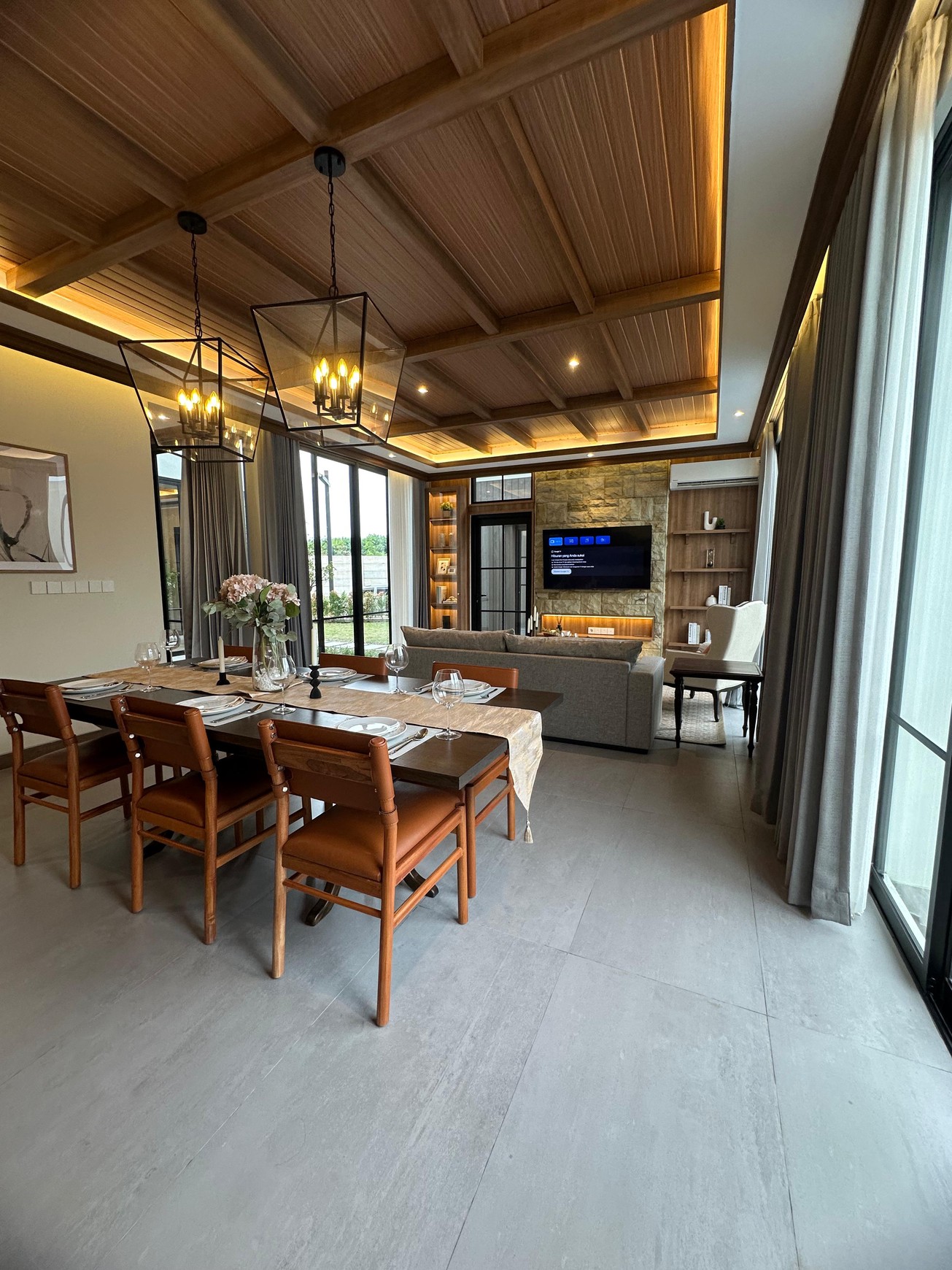 Rumah Baru Dian Istana Residence The Sonoma Wiyung Surabaya Barat Dekat Graha Family, Pakuwon Mall