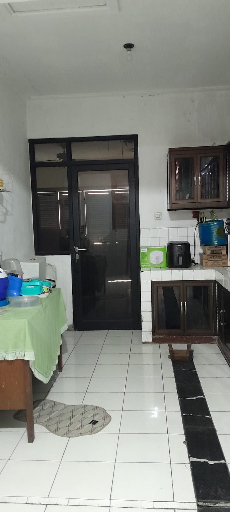 Rumah Klasik Hitung Tanah 279m2 Dalam Komplek Area Mampang Prapatan