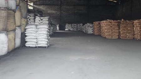 Disewakan gudang di Kec Balaraja kec Tangerang luas tanah 1ha,3,5 M pertahun.